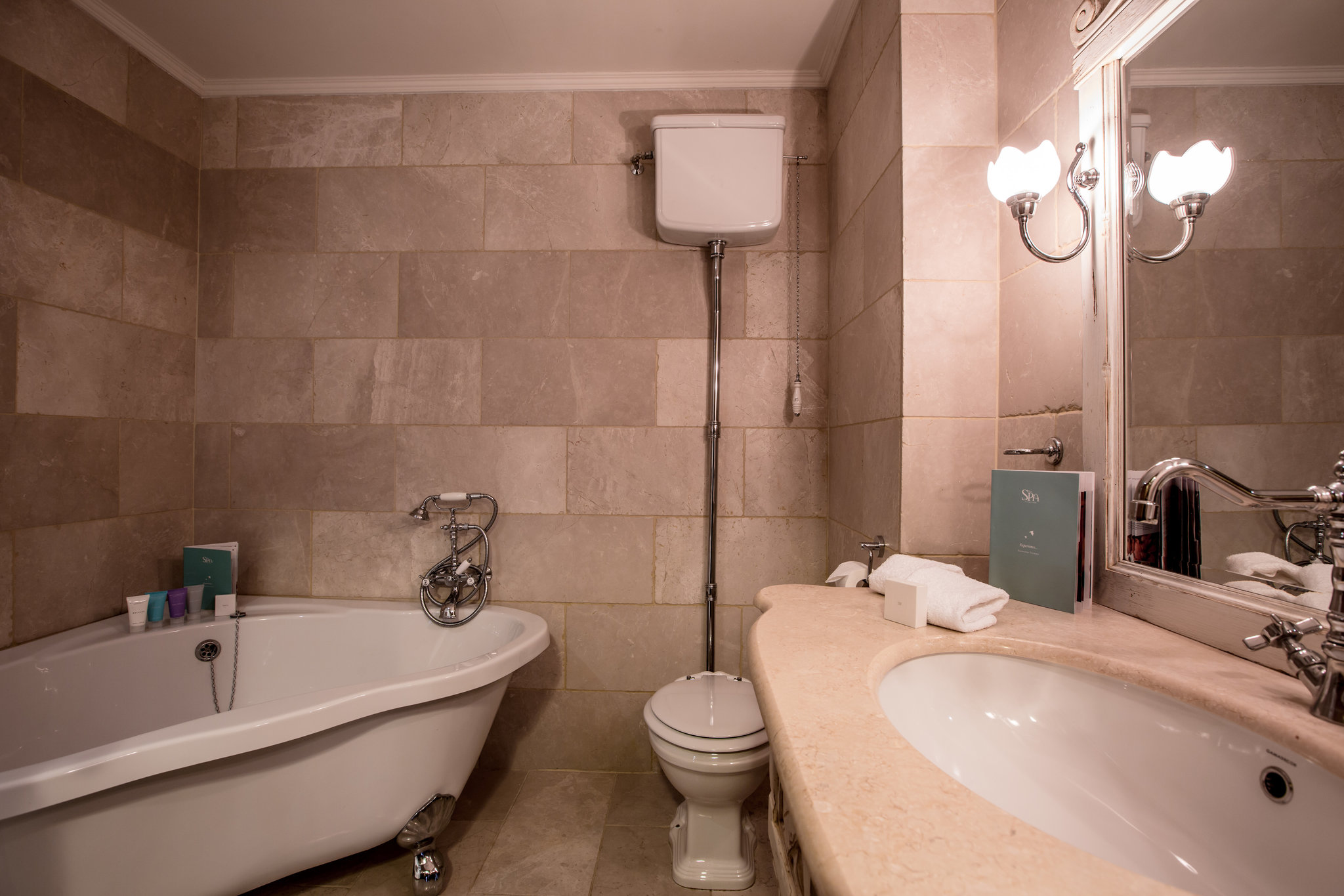 Suite_1857_Bathroom2_S