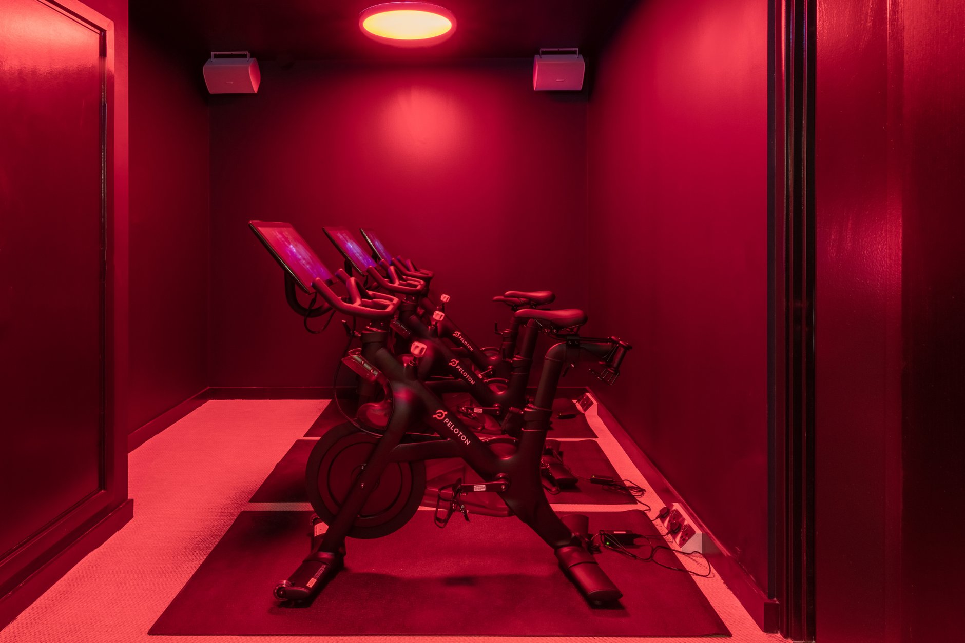 Peloton_Spin_Studio_S