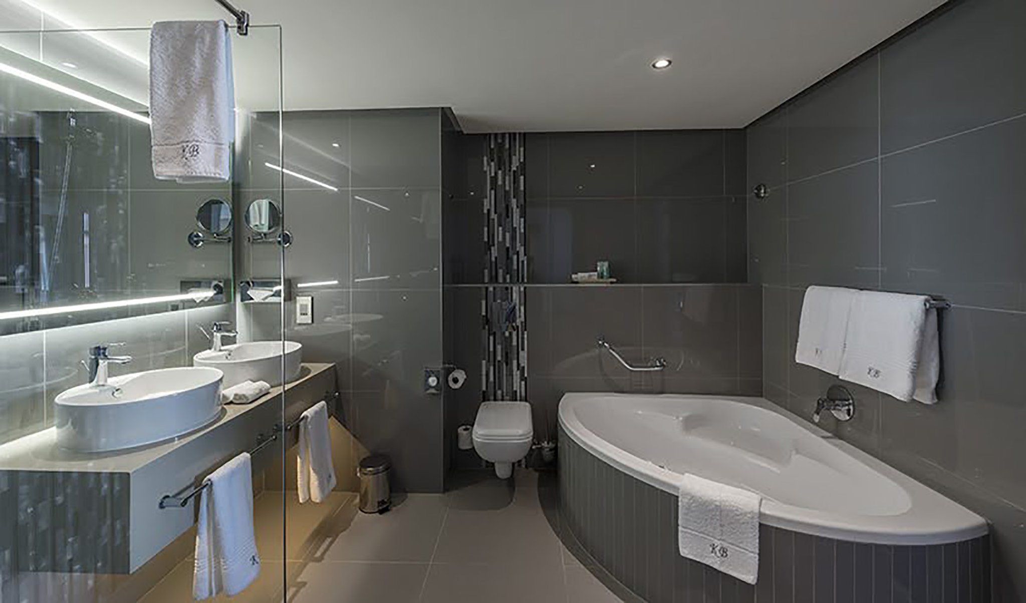 Suite_Bathroom_S