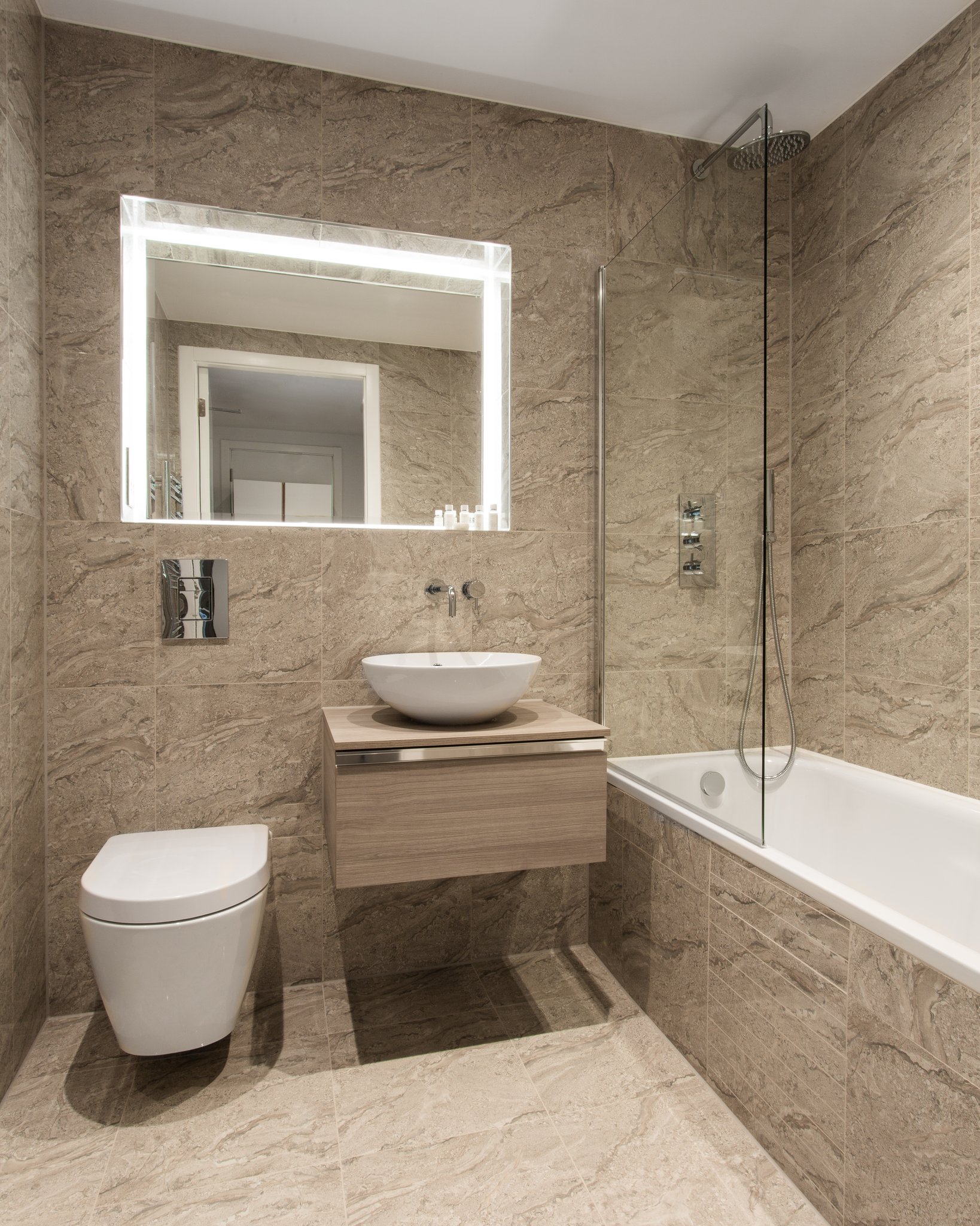 Two_Bed_Apartment_Bathroom2_S