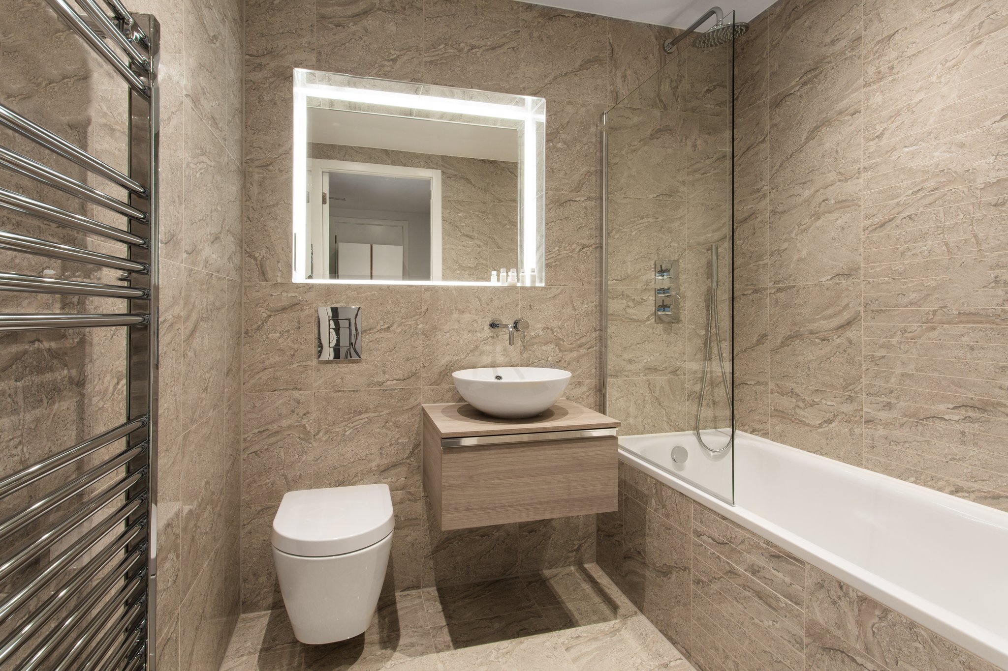 Two_Bed_Apartment_Bathroom_S
