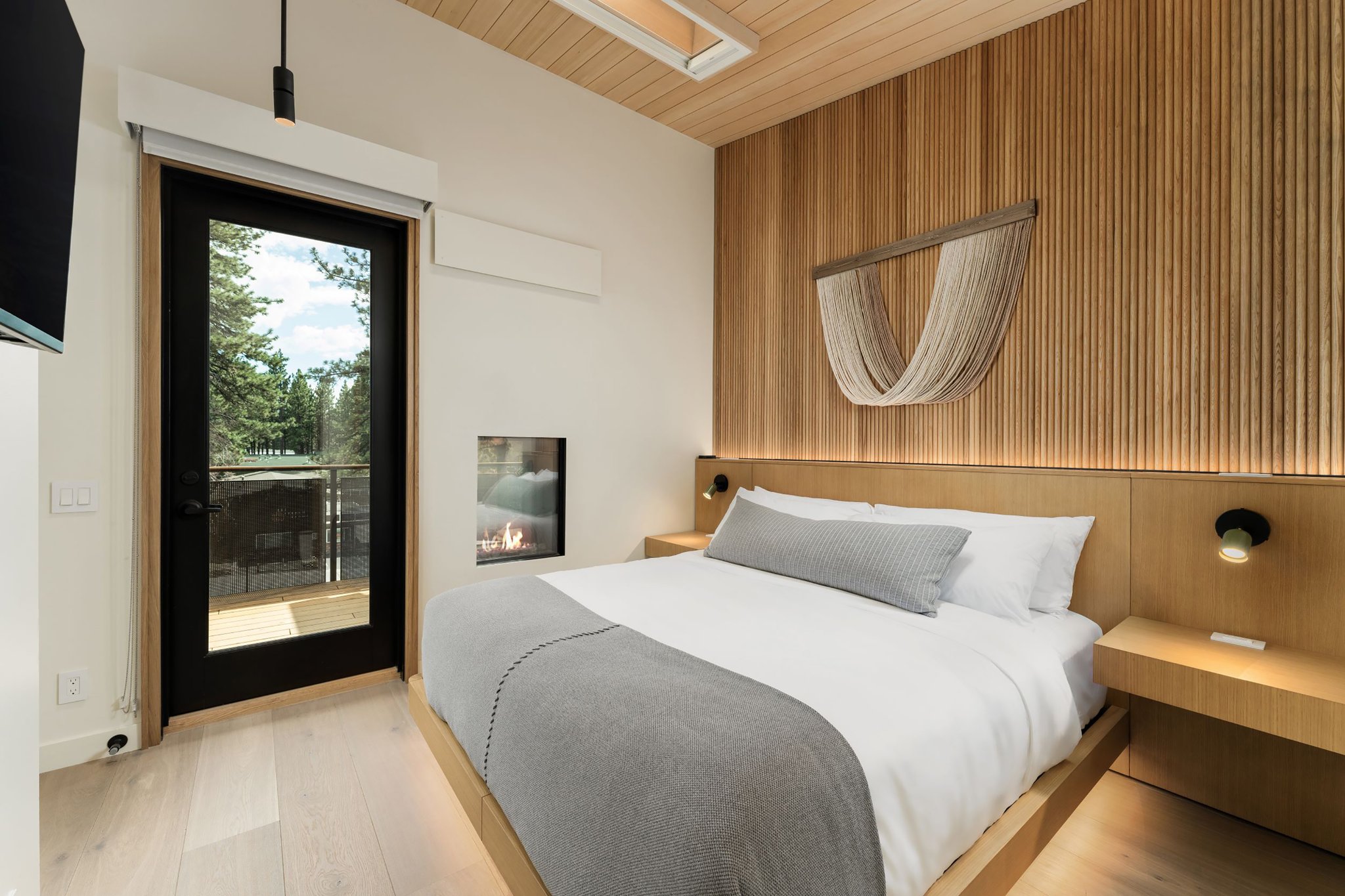 Town_Home_Bedroom2_S