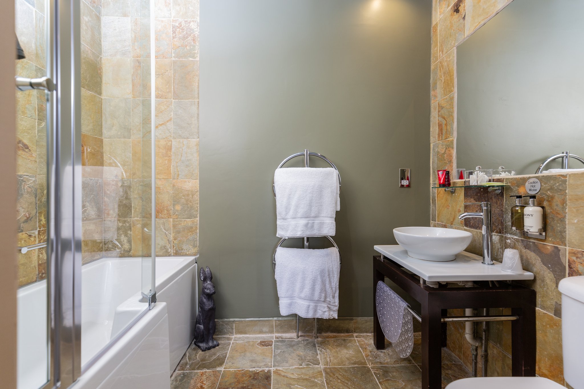 The_Willows_Bathroom_S