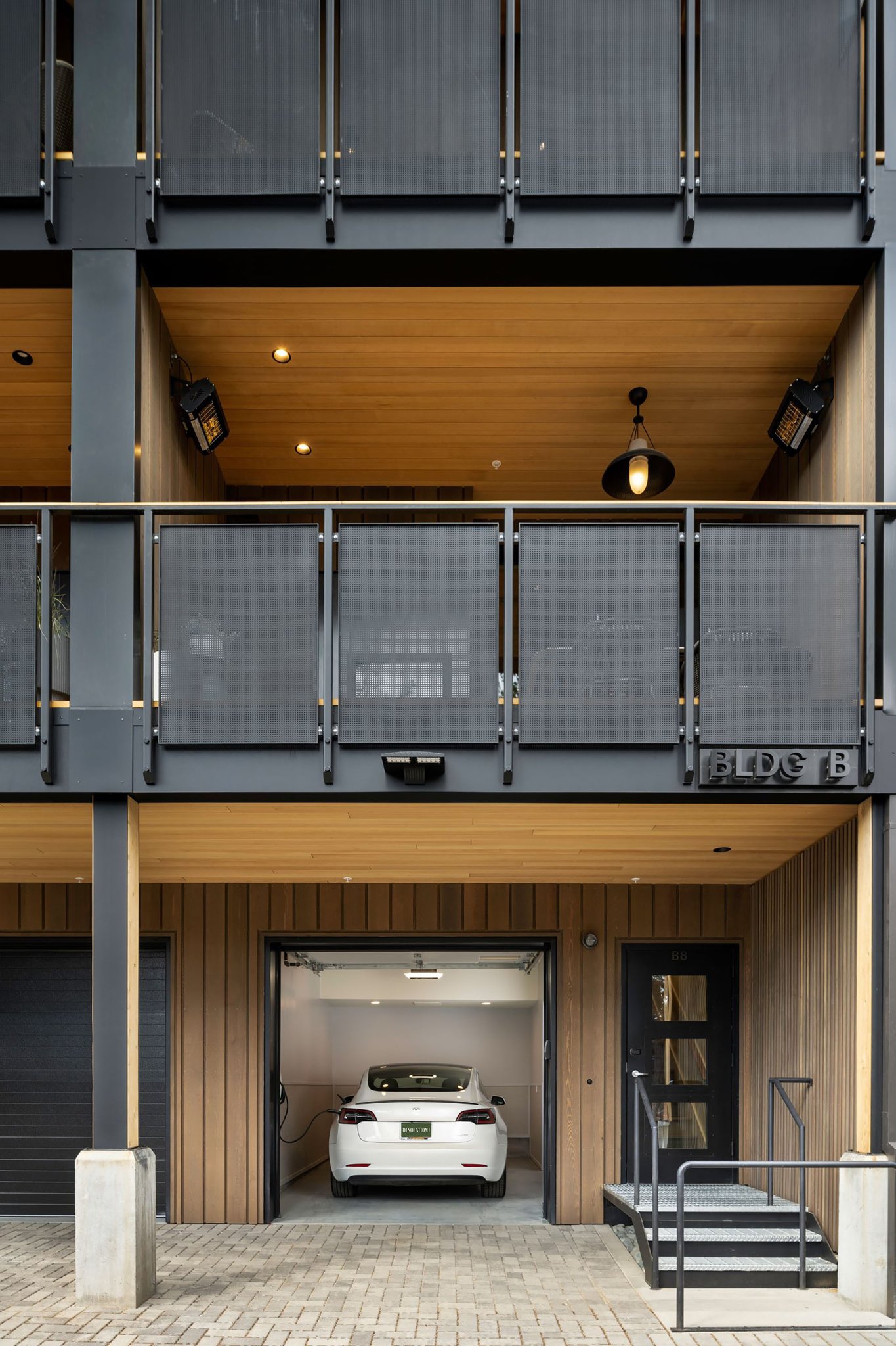 Town_Home_Garage_S