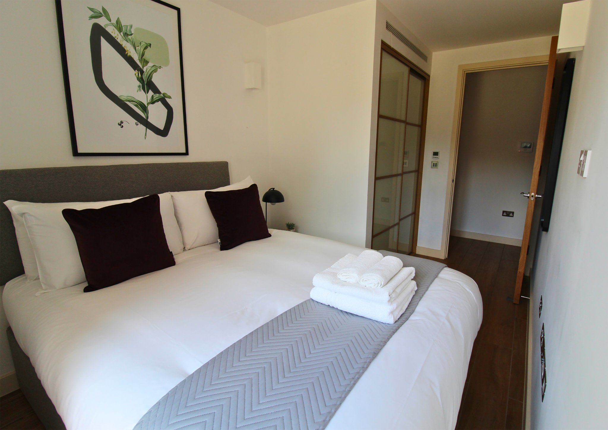 Three_Bed_Apartment10_S