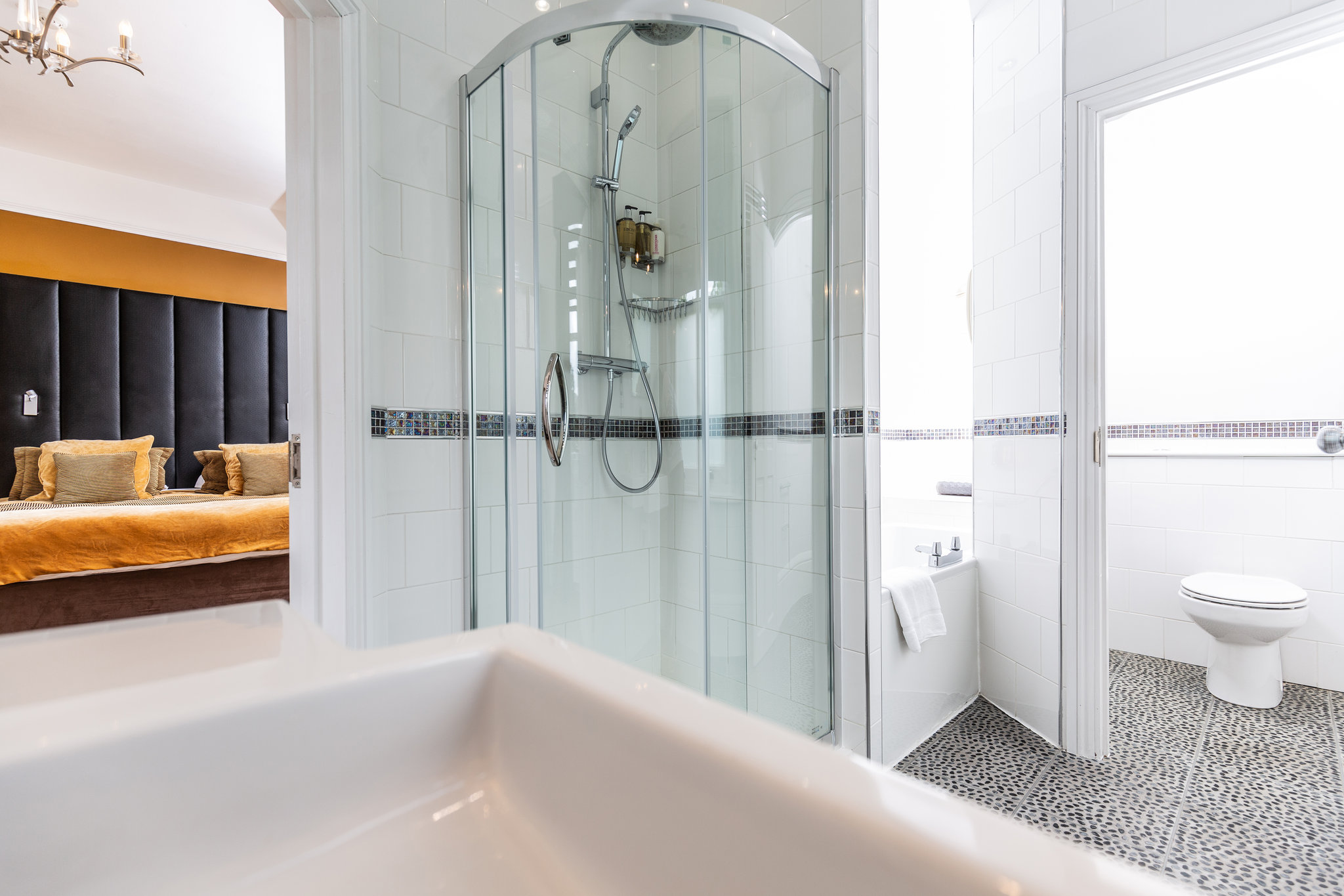 Hill_View_Suite_Bathroom2_S