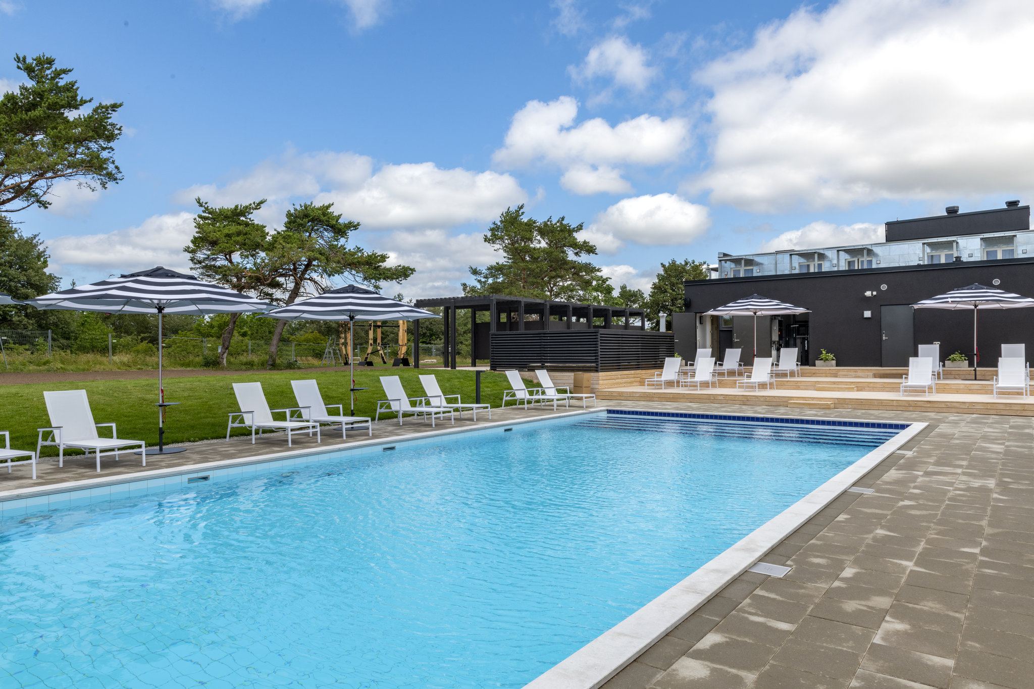 Pool-08_S