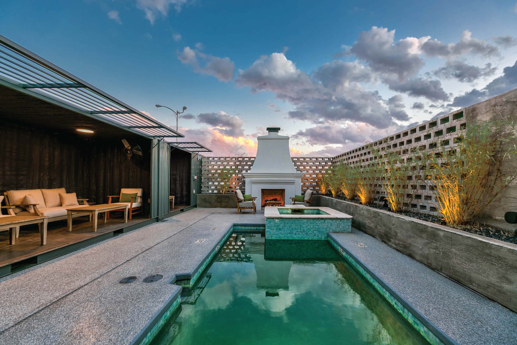 Outdoor_Pool2_S