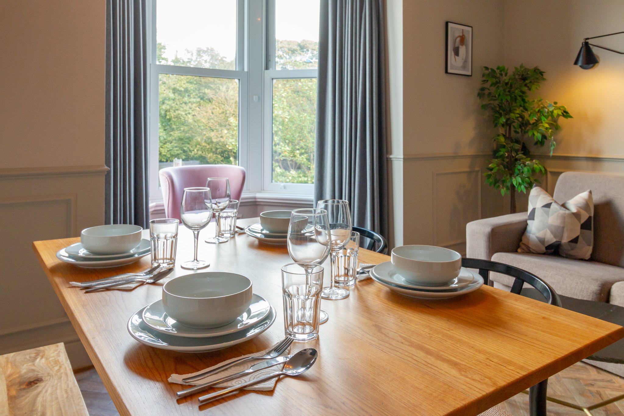 In_Room_Dining_S