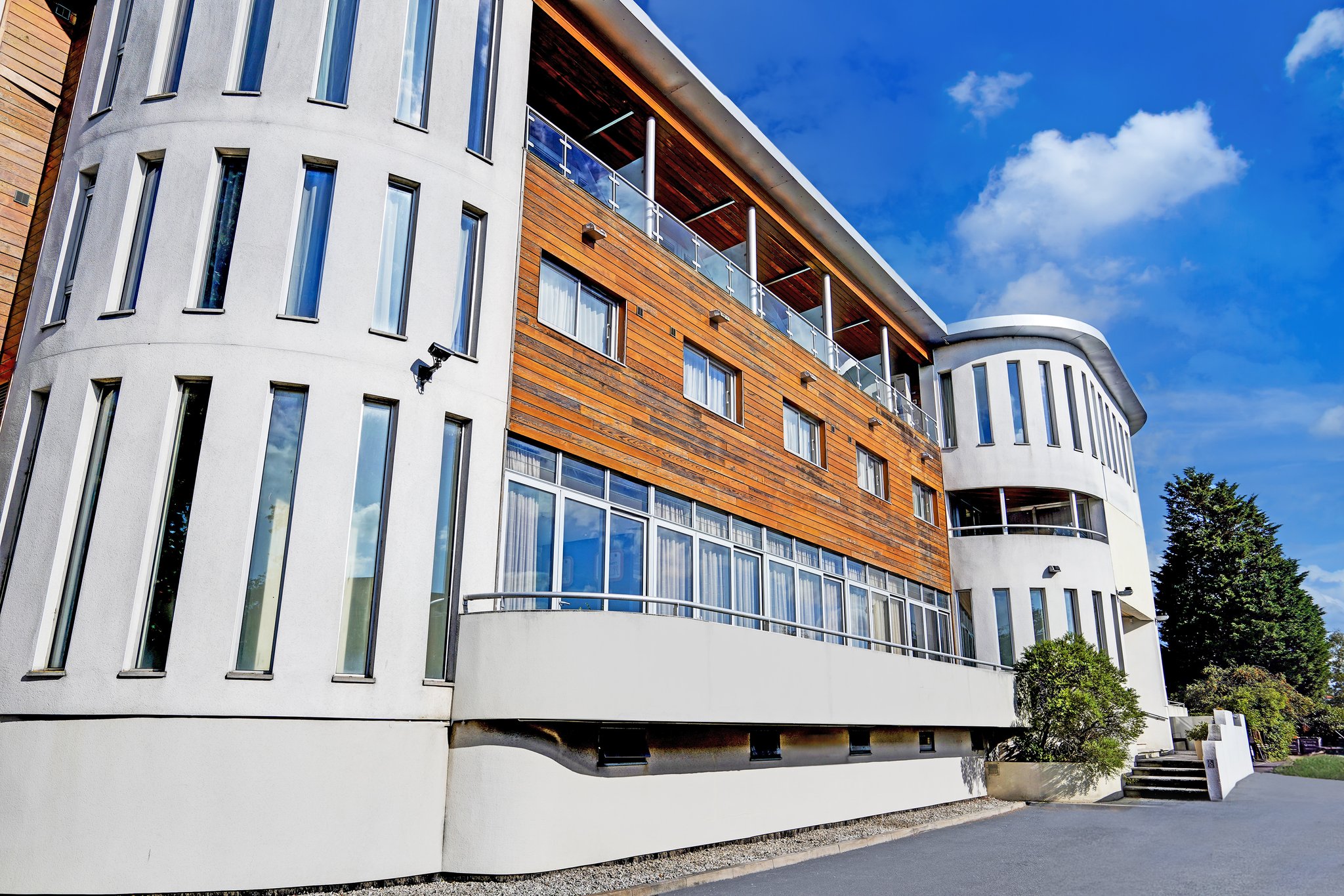Exterior3_S