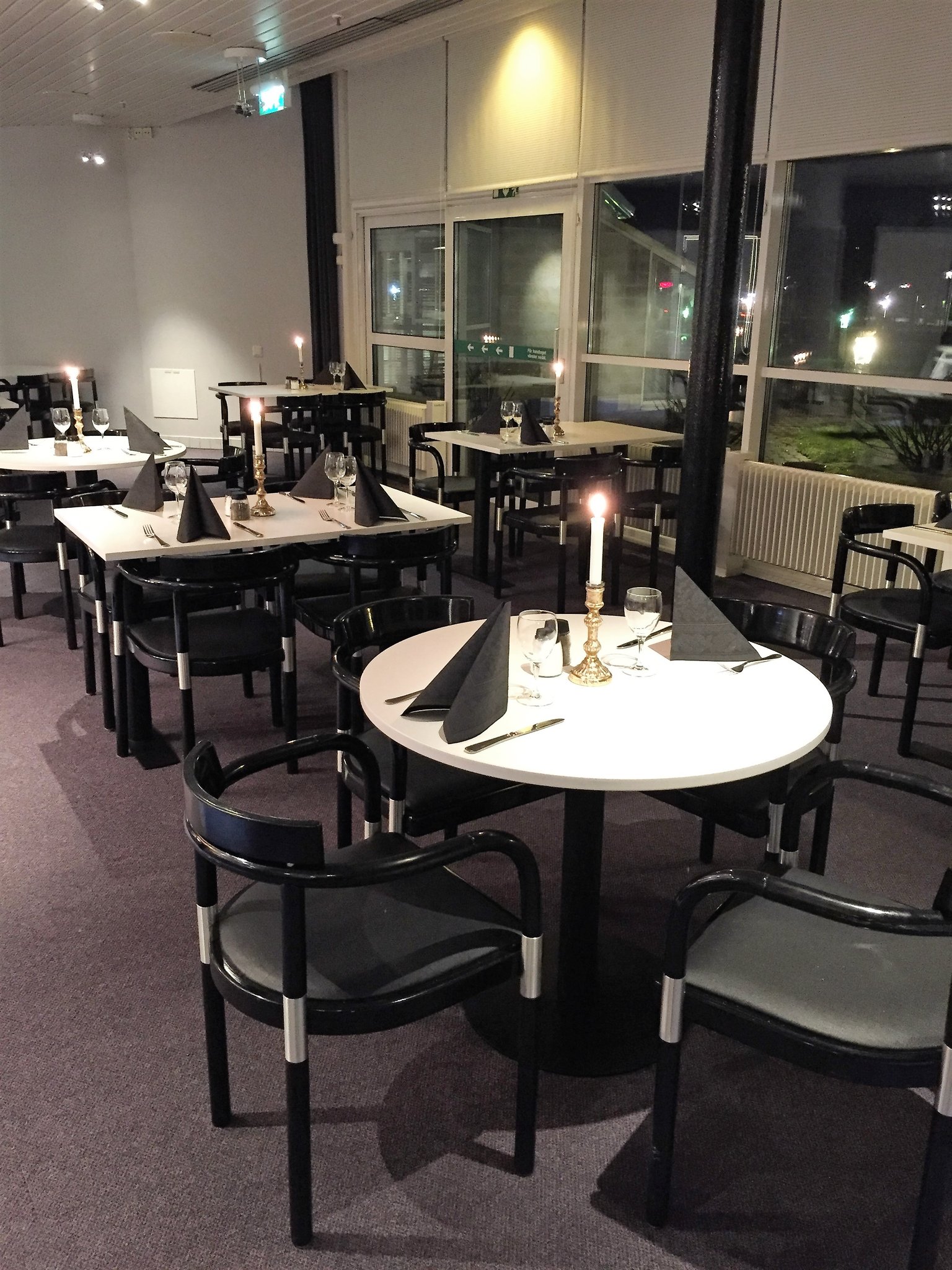 Restaurant-00_S