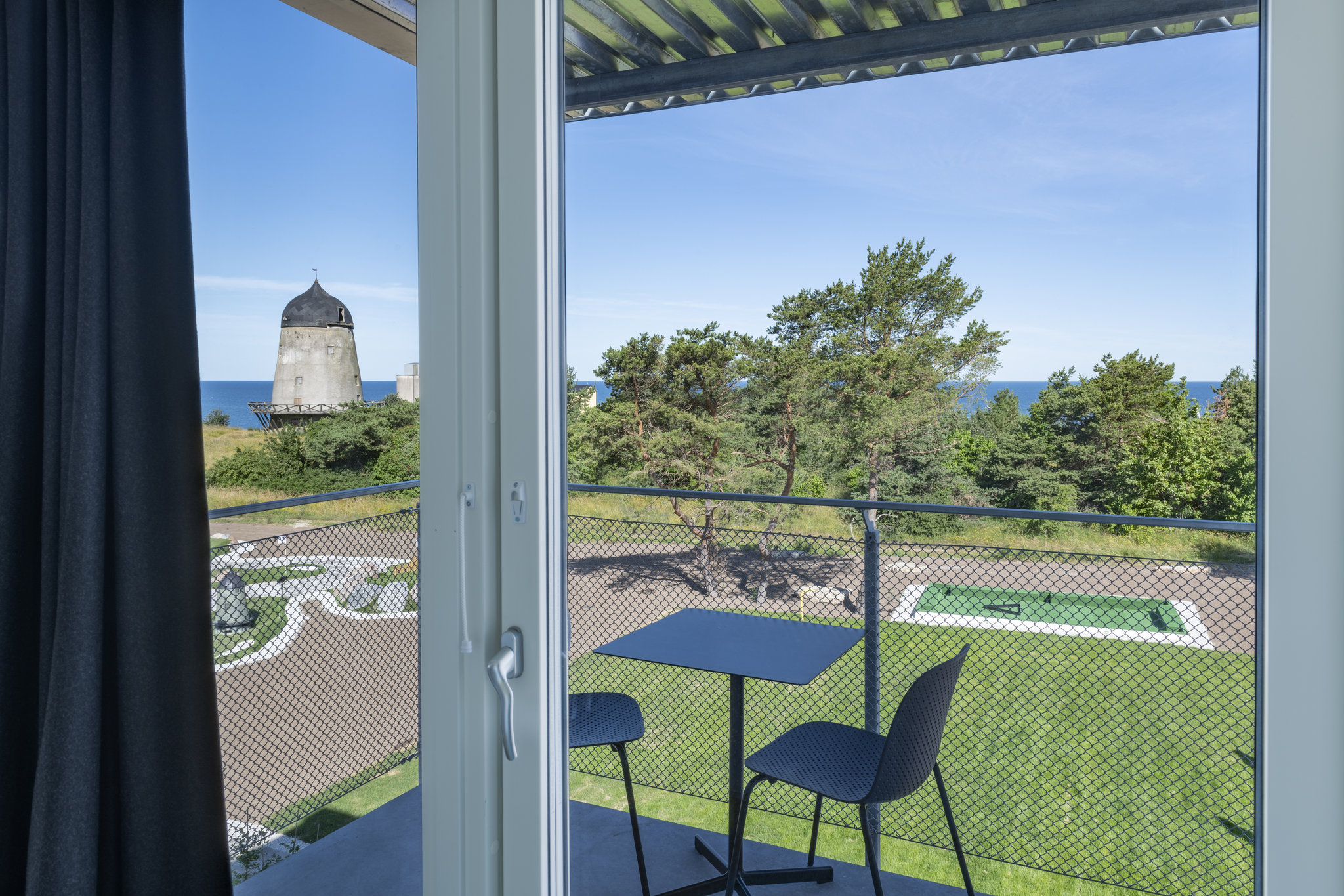 Superior-balcony_S