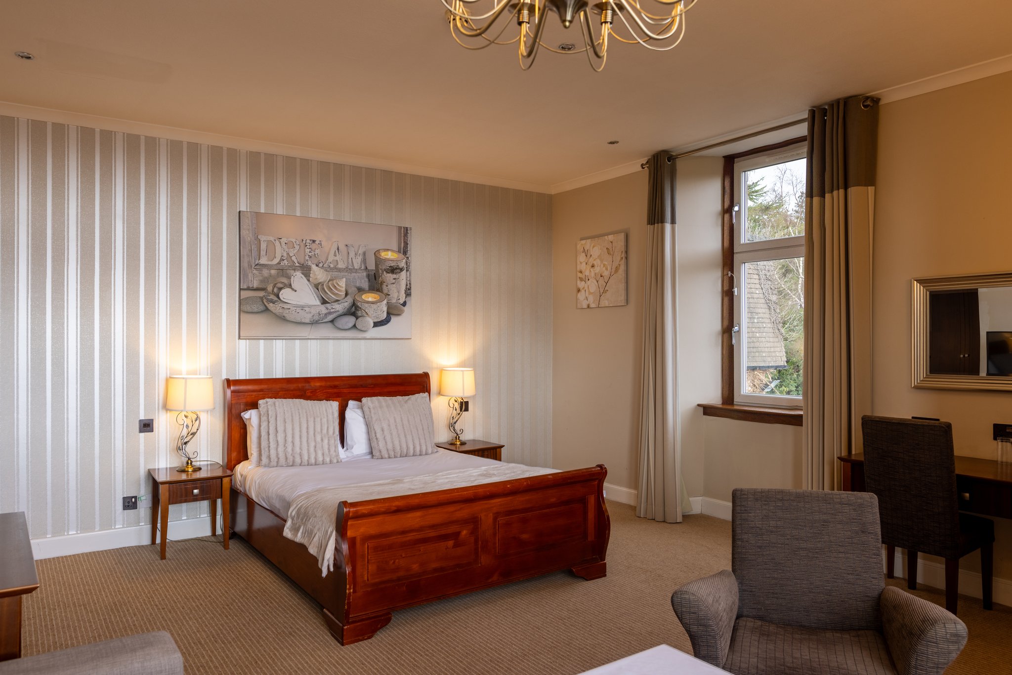 Gare_Loch_Suite_S