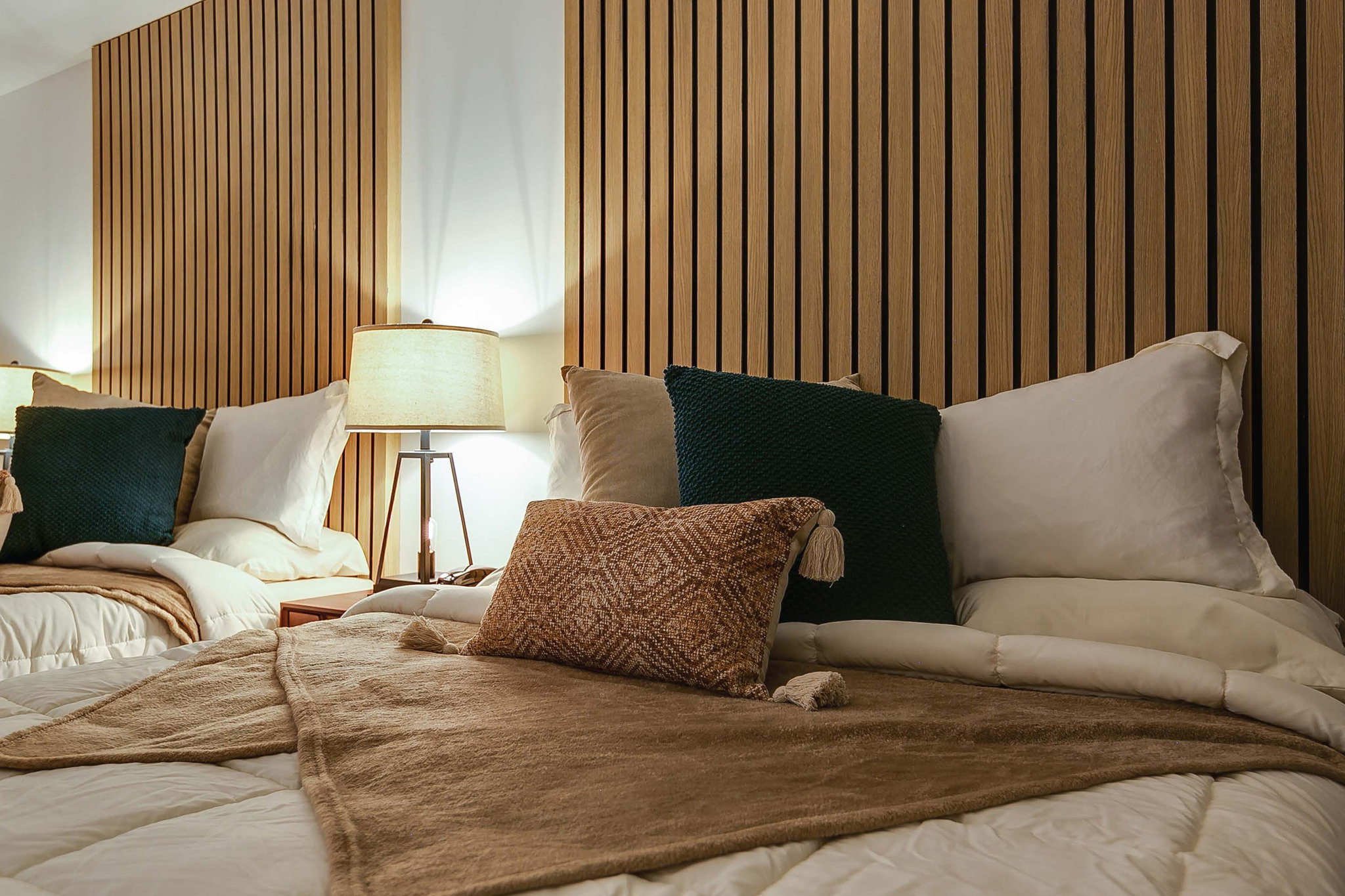 Standard_Room_Two_Queen_Beds2_S
