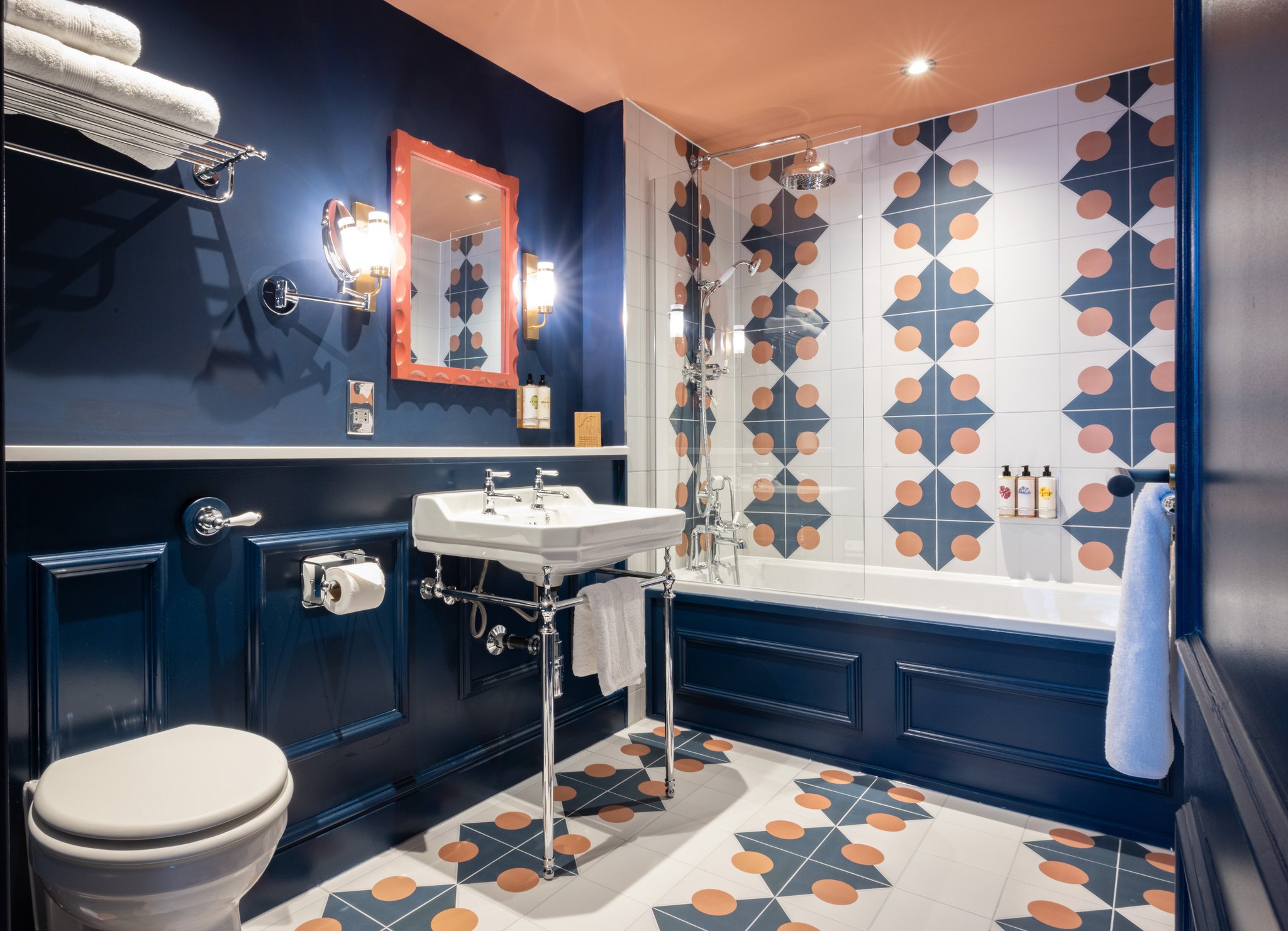Really_Fancy_Bathroom_S
