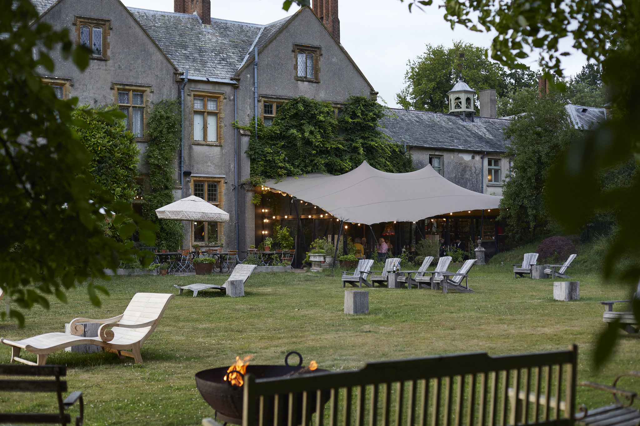 Lawn_seating_S