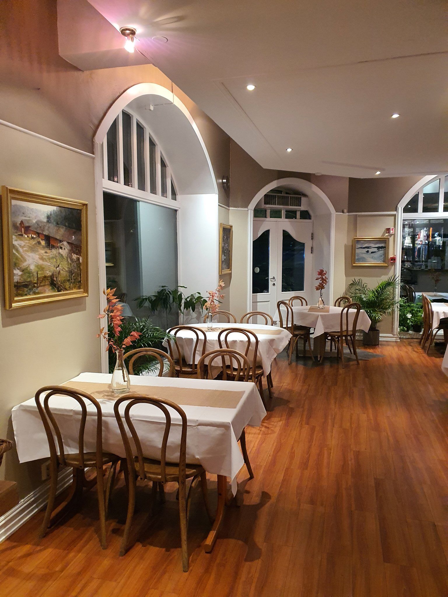 Restaurant-01_S