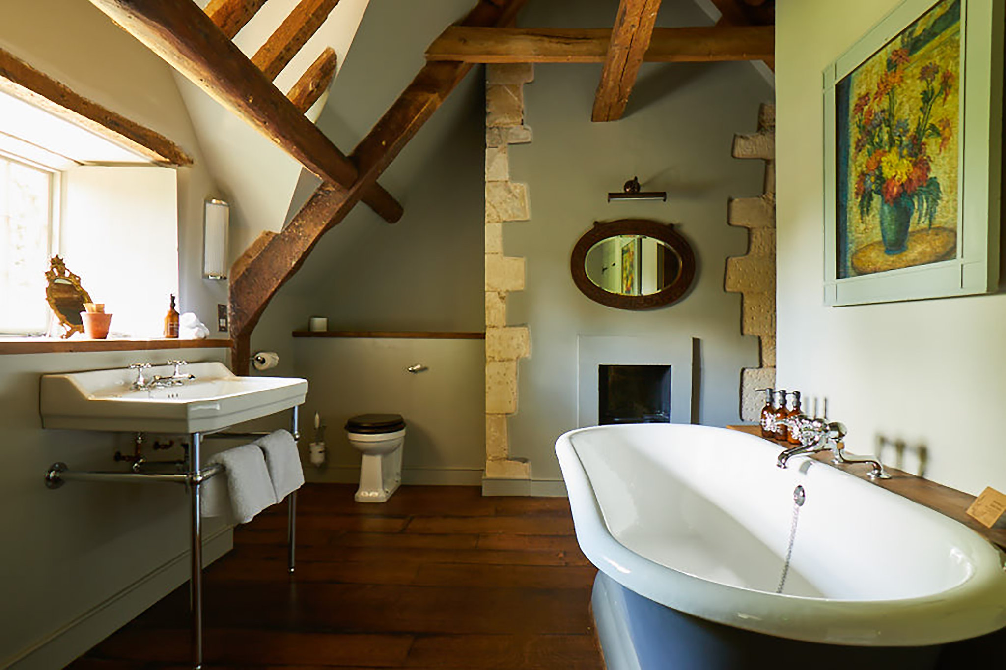 Big_Comfy_Luxe_Bathroom_S