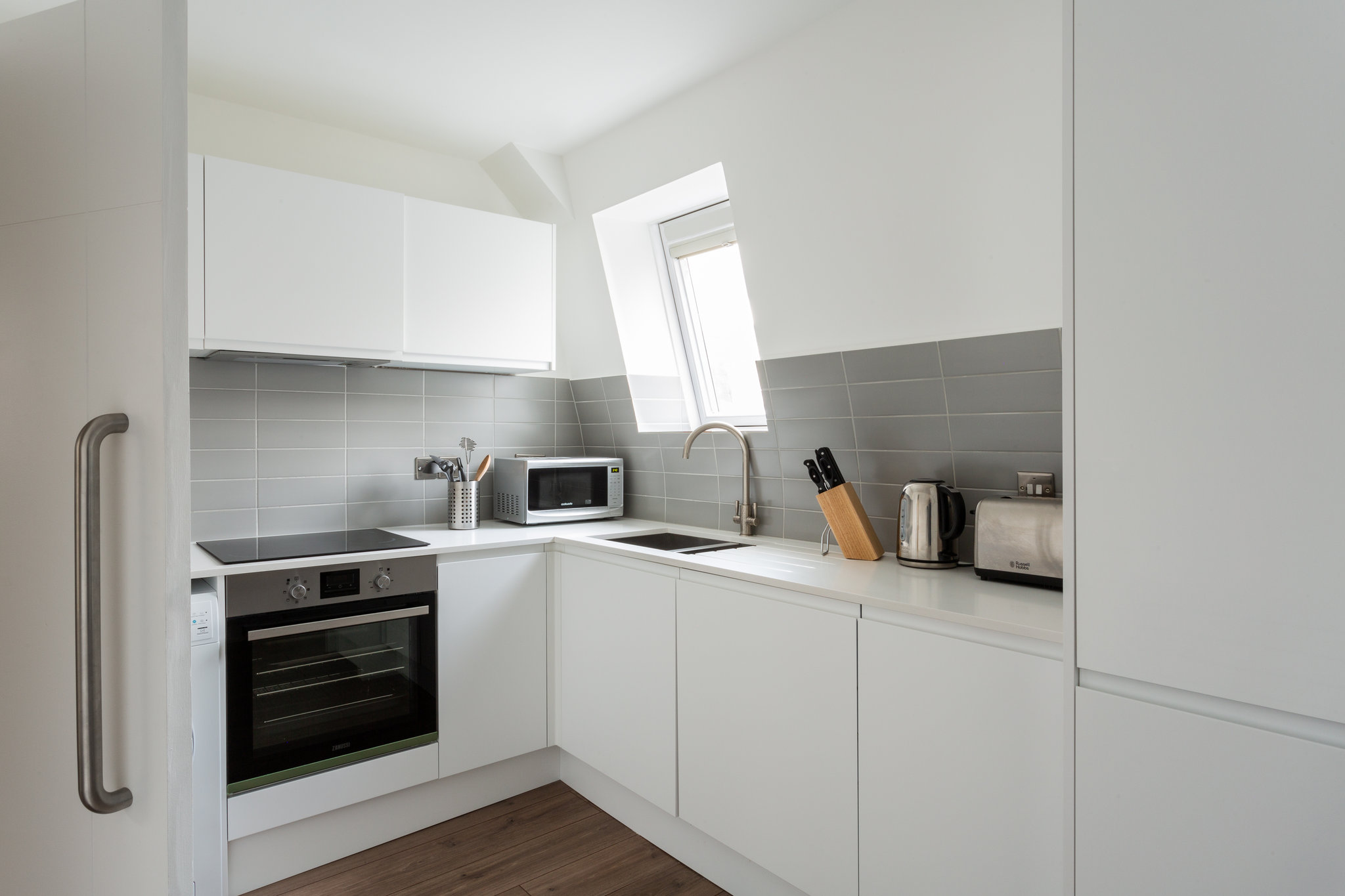 One_Bed_Apartment_Kitchen_S