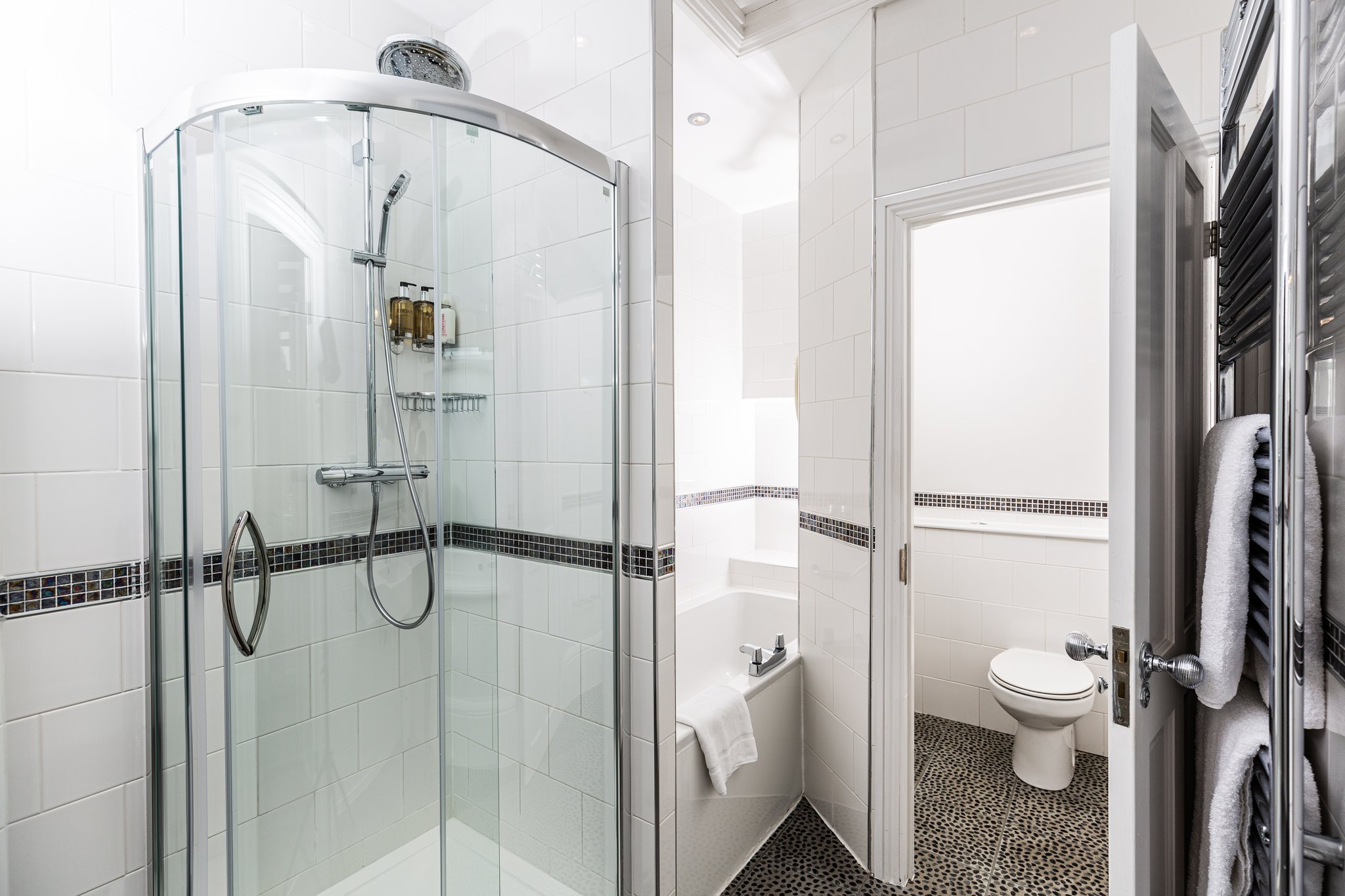 Hill_View_Suite_Bathroom5_S