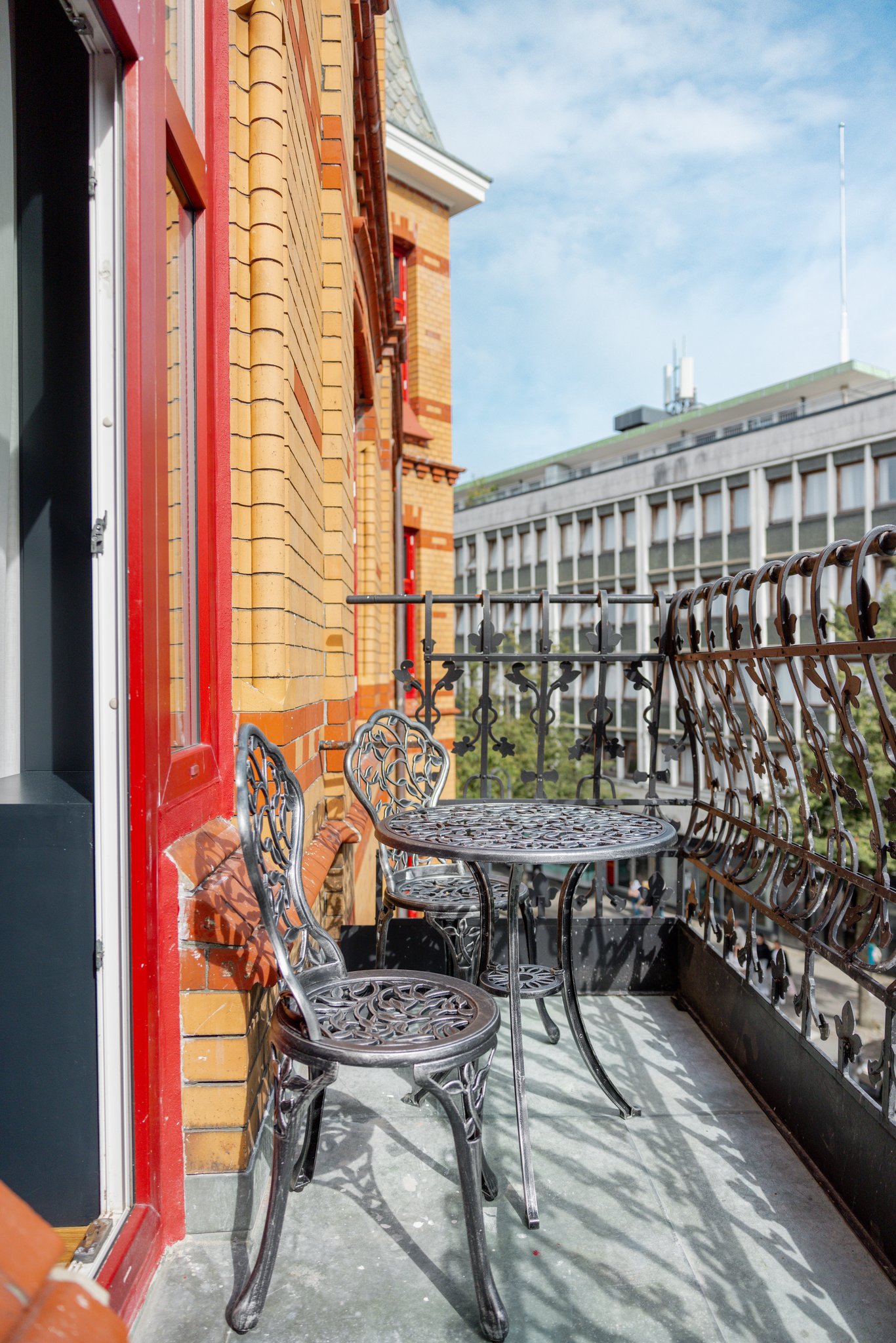 Classic_Double_w_balcony_(8)_S