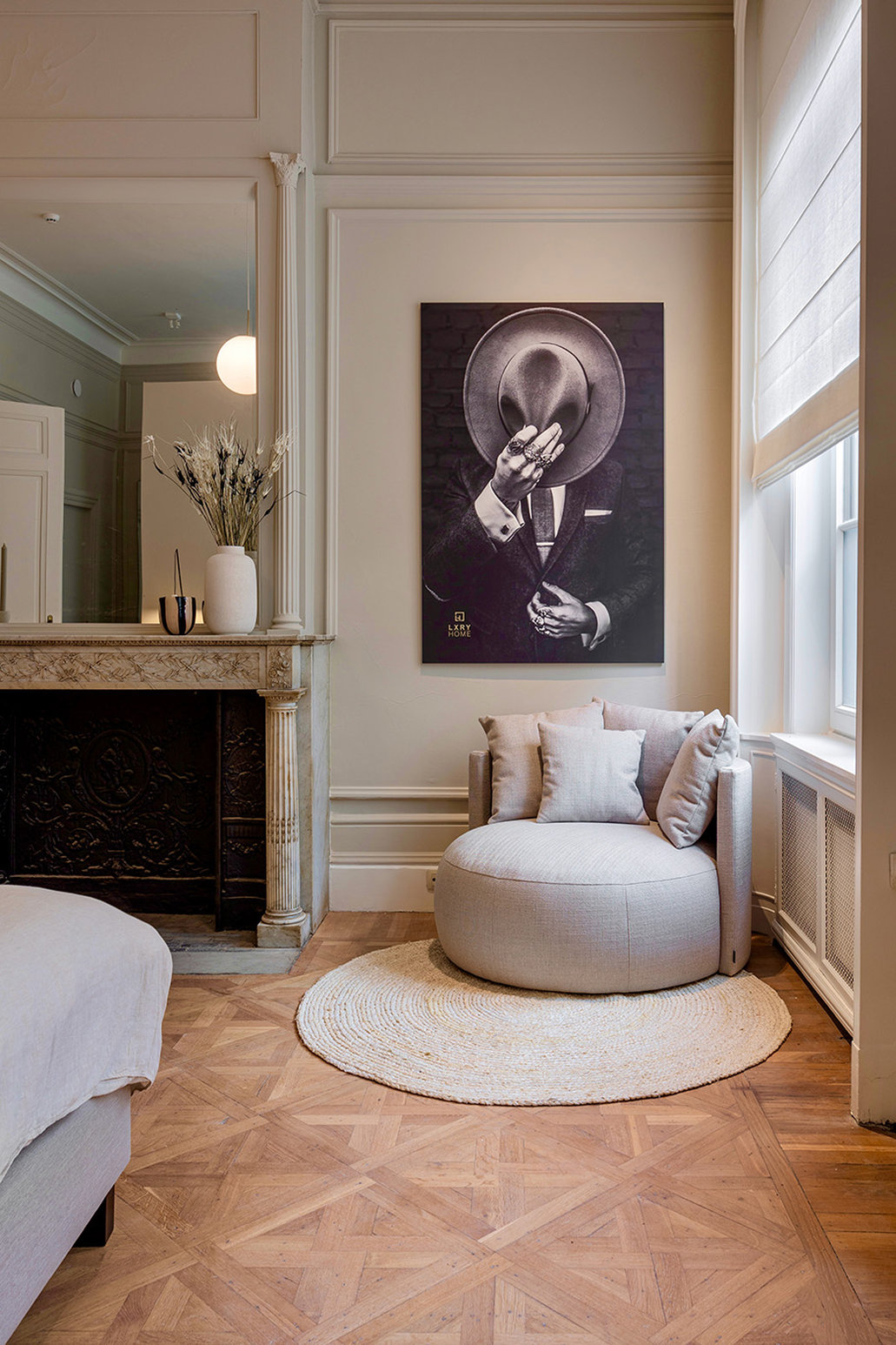 Medicie_Bedroom_Closeup_-web_S