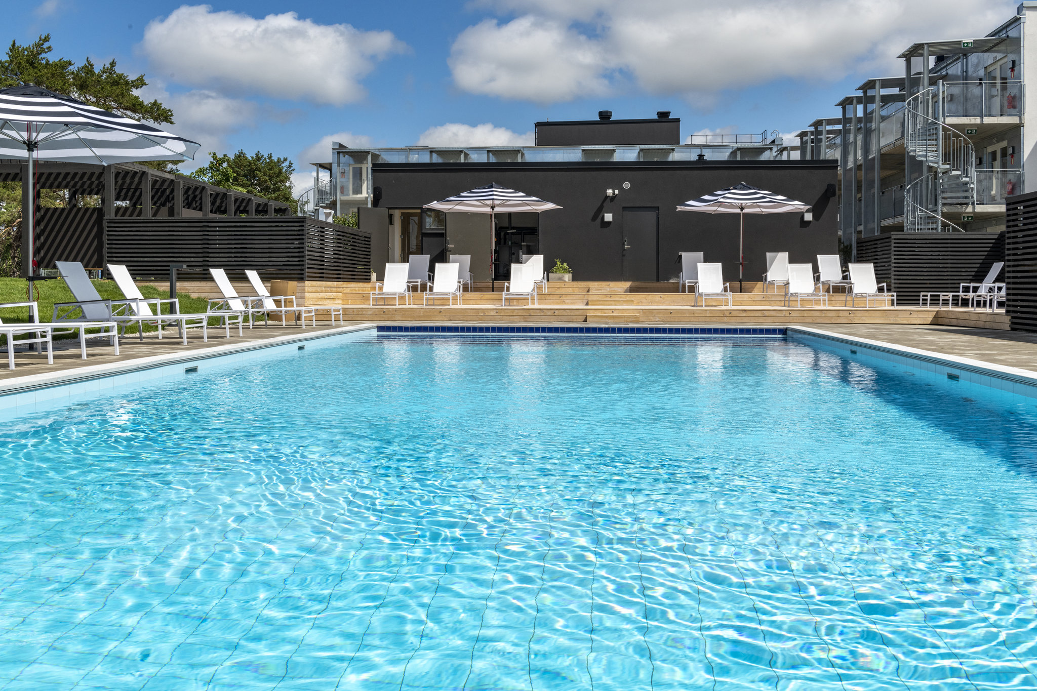 Pool-10_S