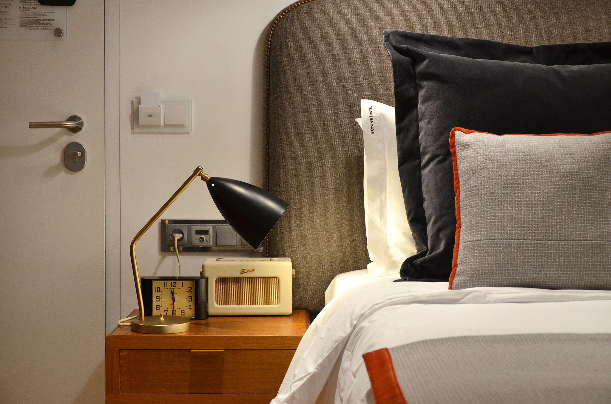 Mansard_Room8_S