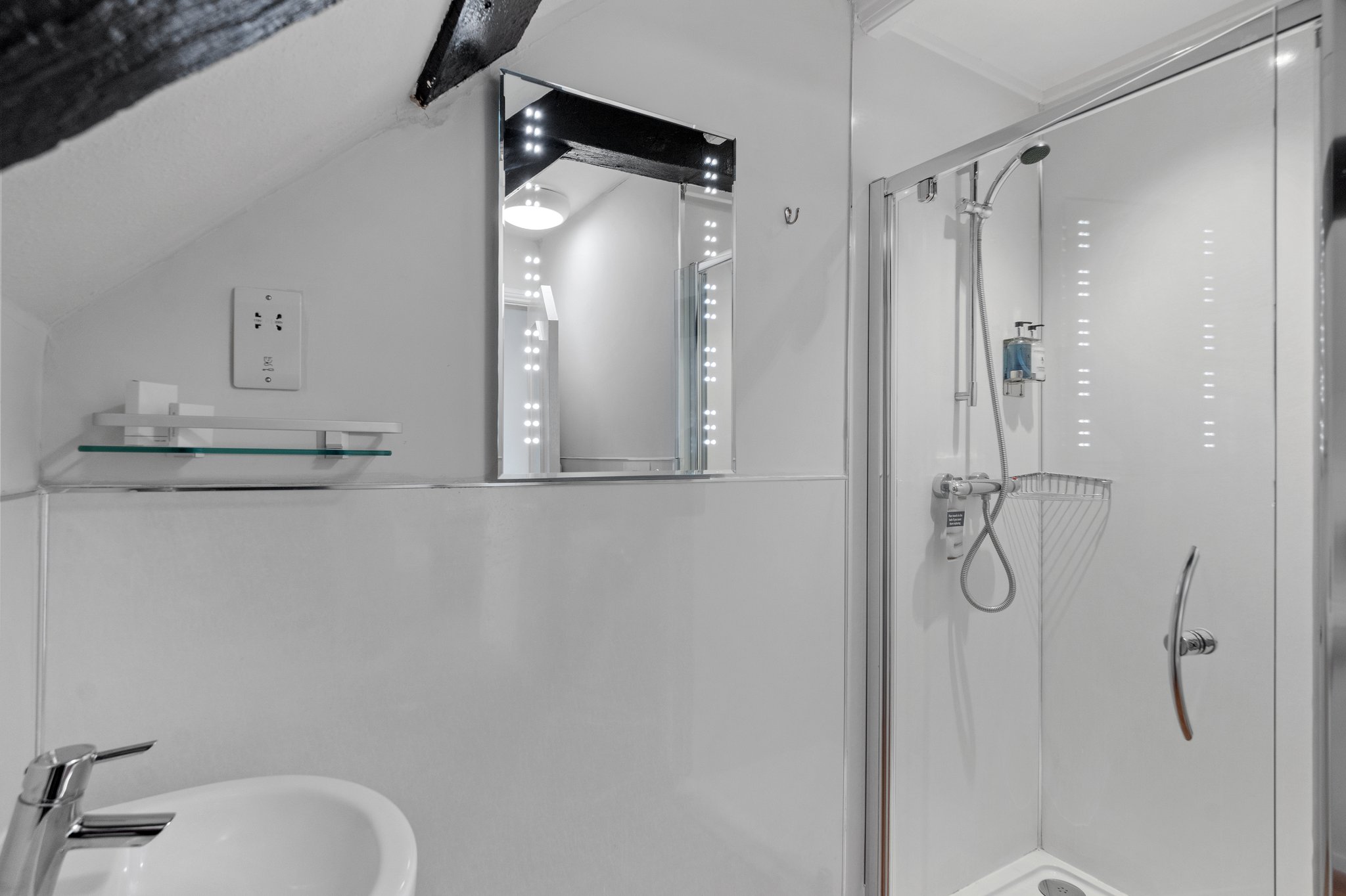 Standard_Single_Bathroom_S
