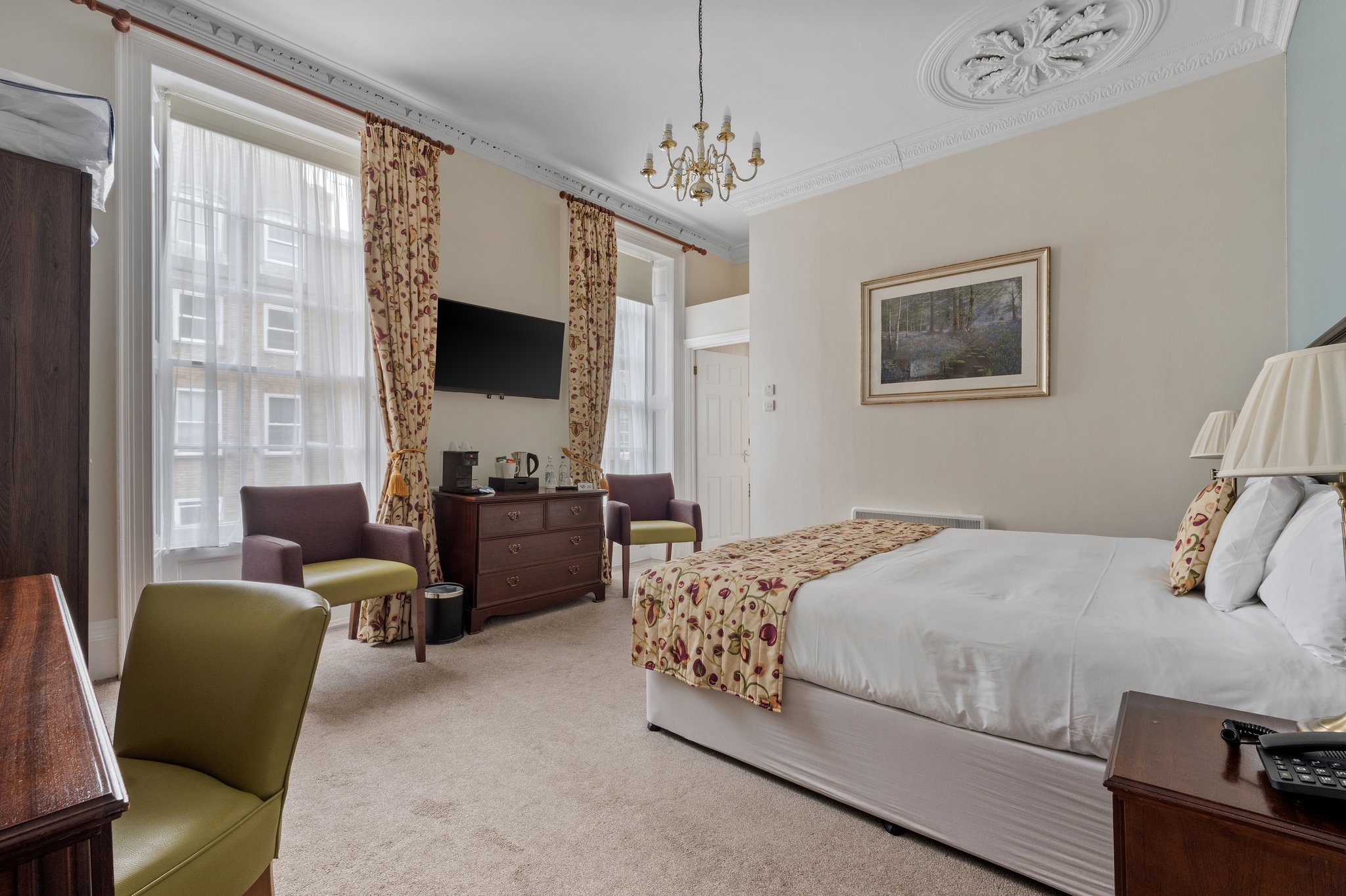 Superior_Bedroom_S