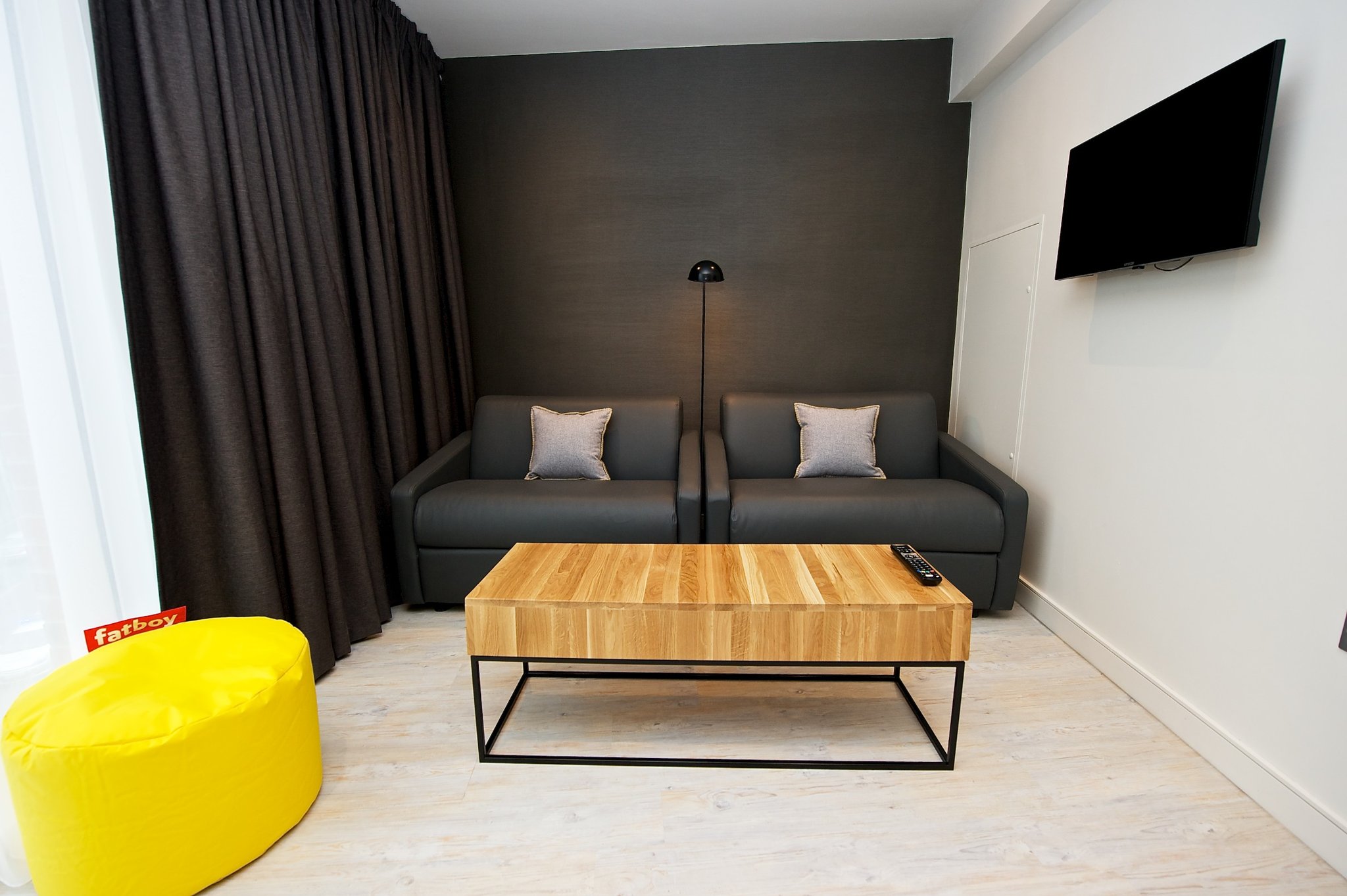 1_Bedroom_Apartment_-_Seating_Area_S