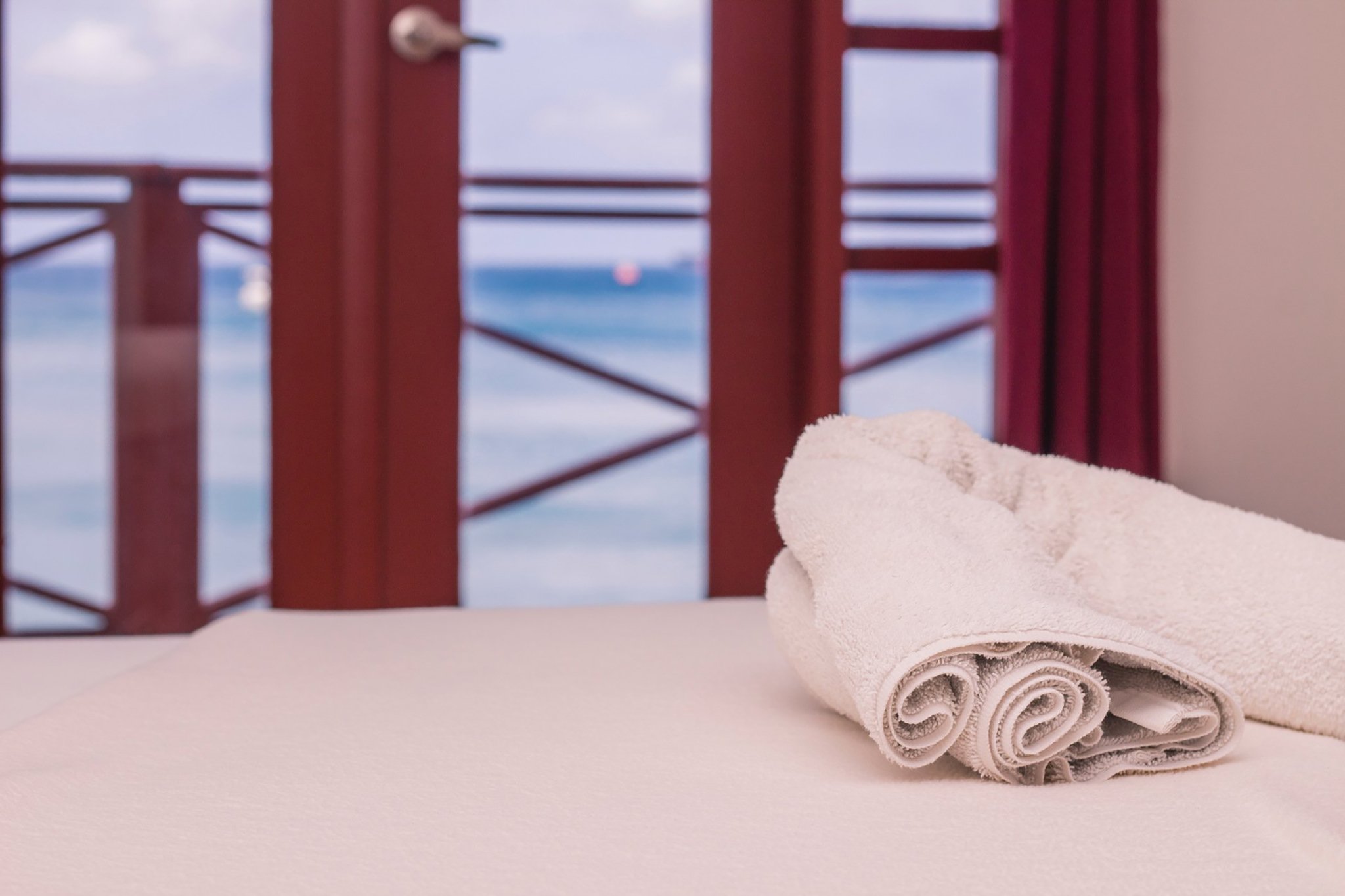 Ocean_View_Room2_S
