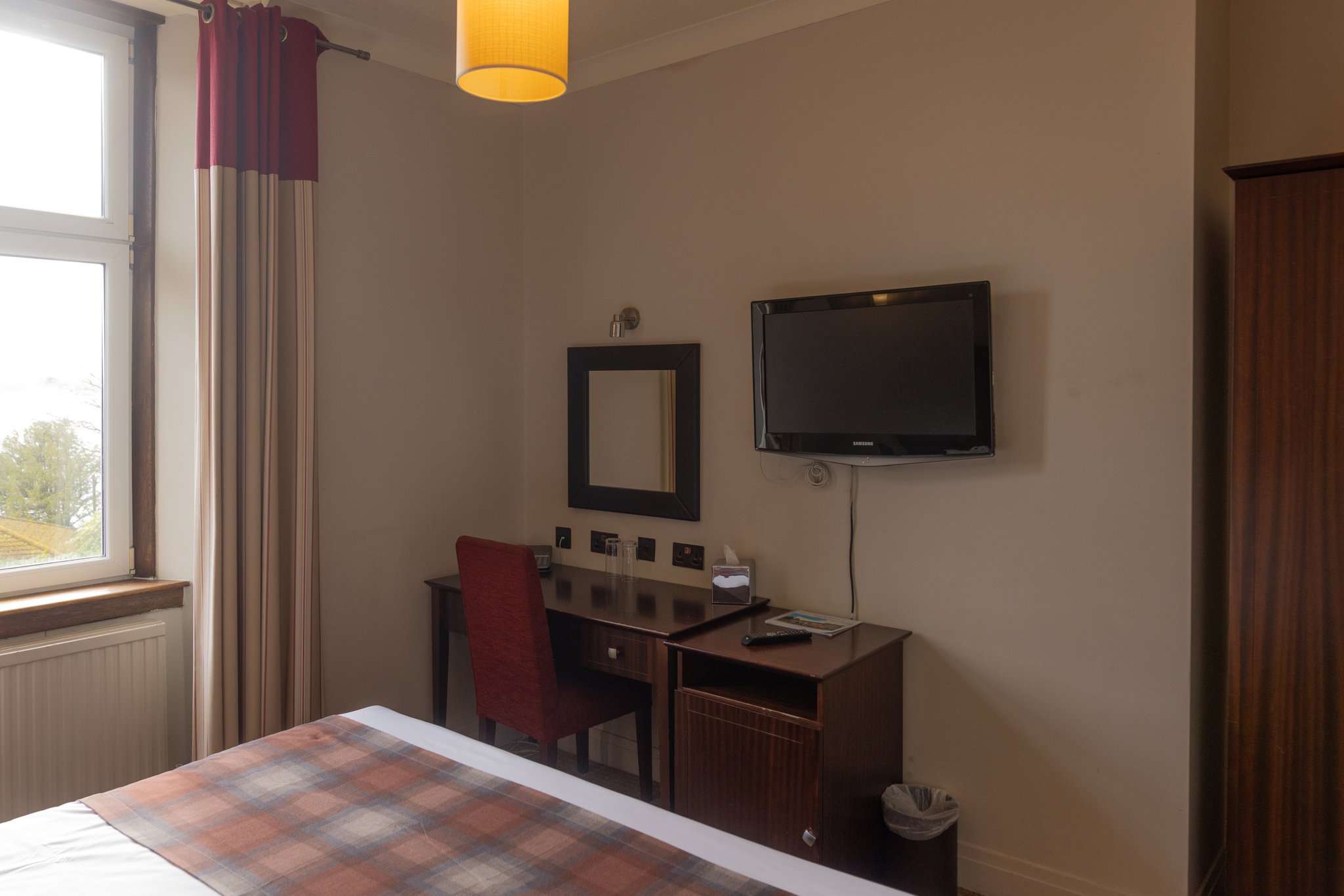 Premium_sea_view_double-king_bed_(4)_S
