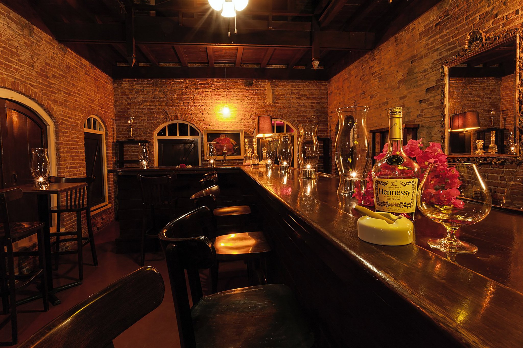 Historic_Bar_S