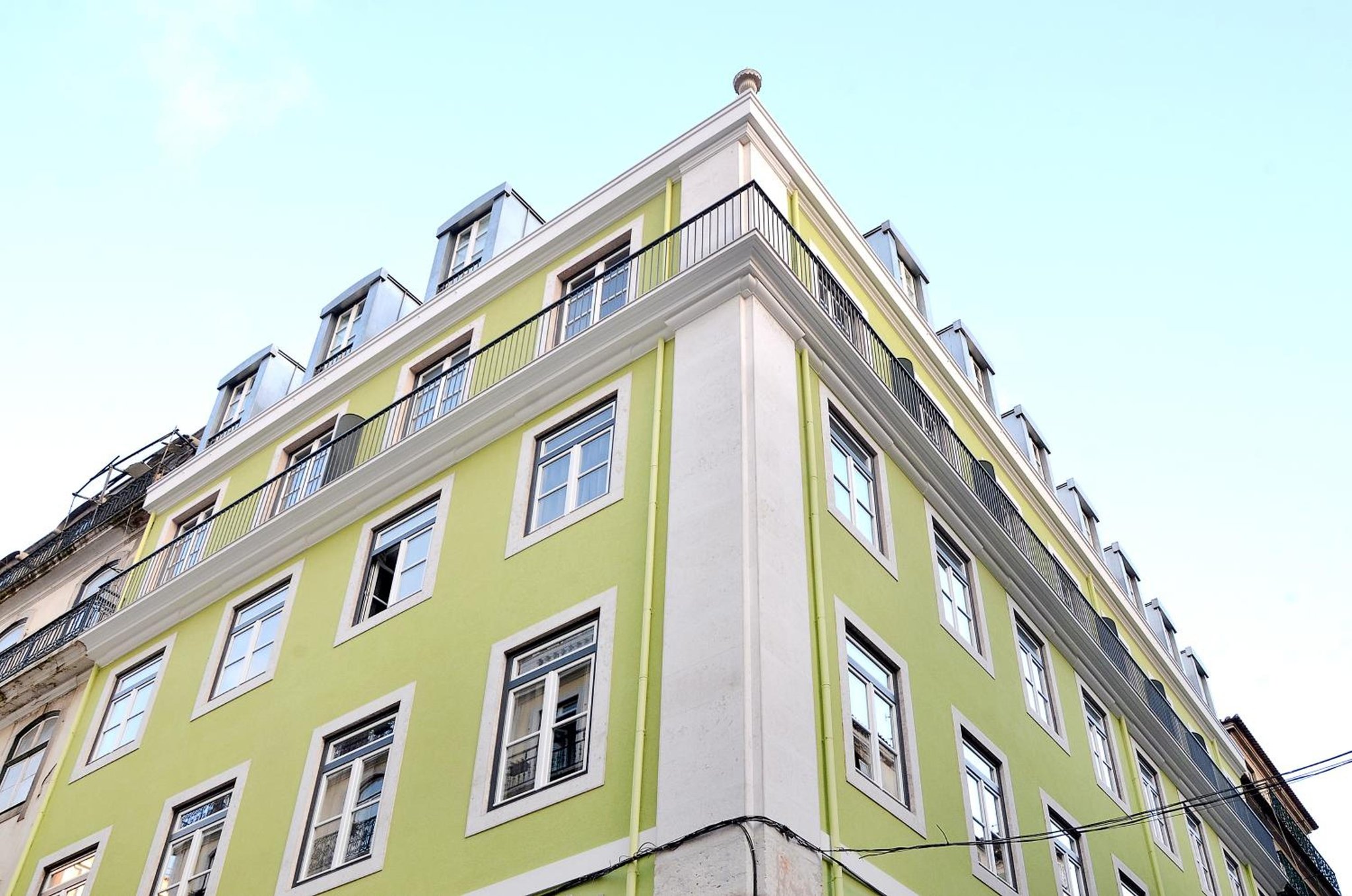 Exterior1_S