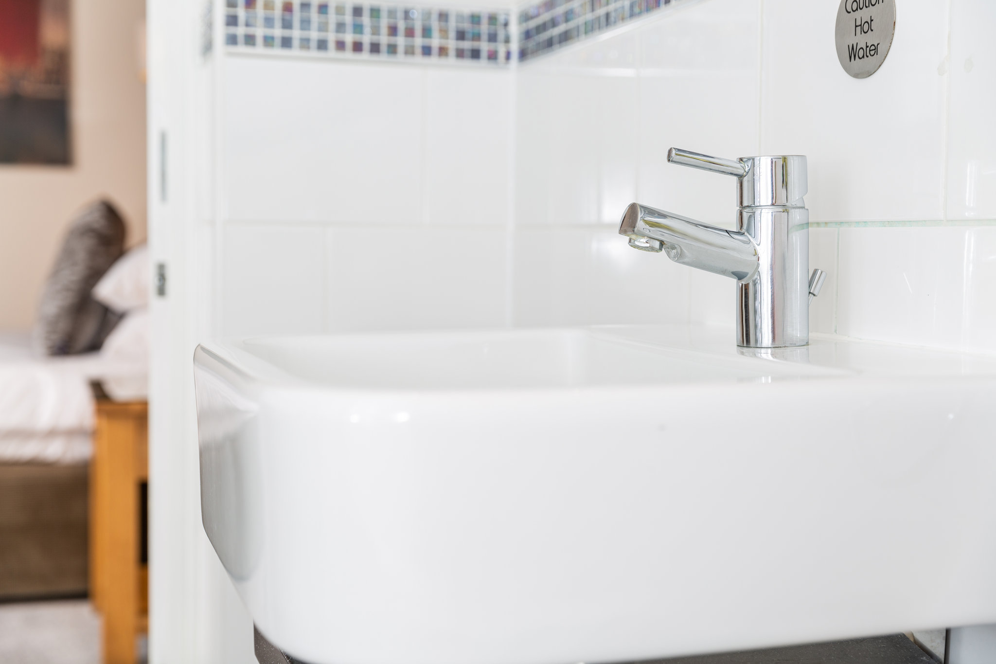 Superior_Single_Bathroom4_S