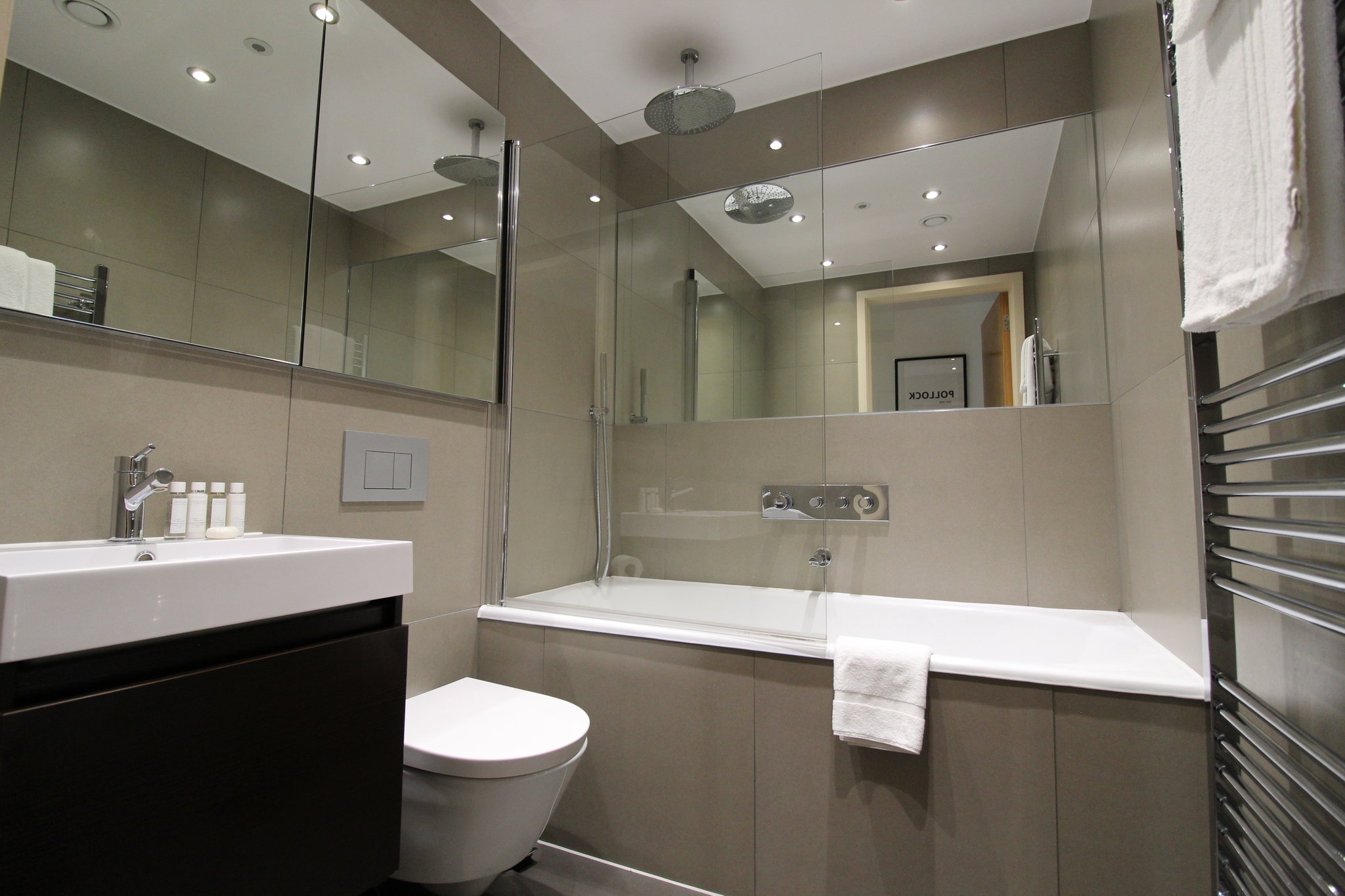 Three_Bed_Apartment_Bathroom2_S