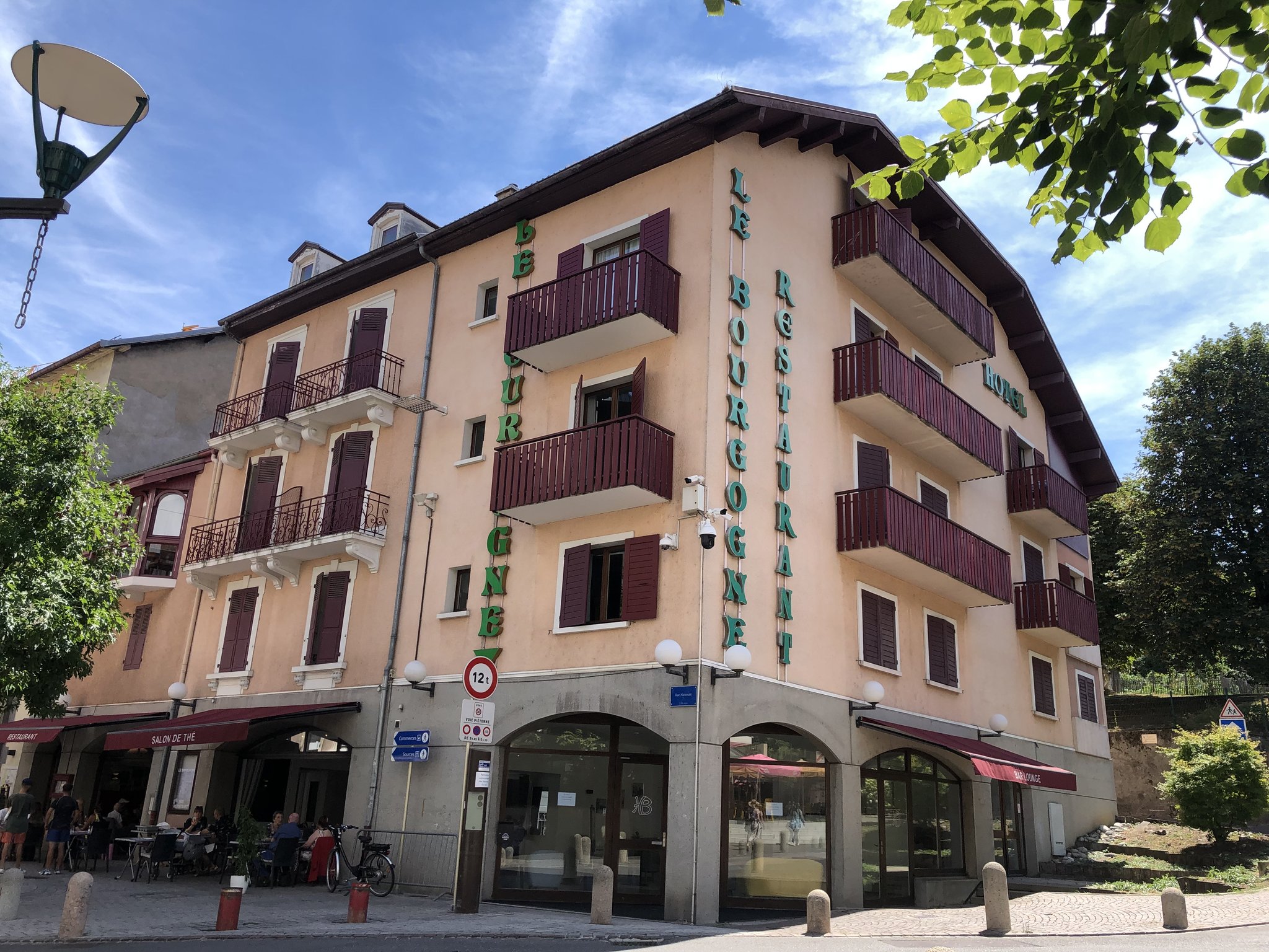 Exterior2_S