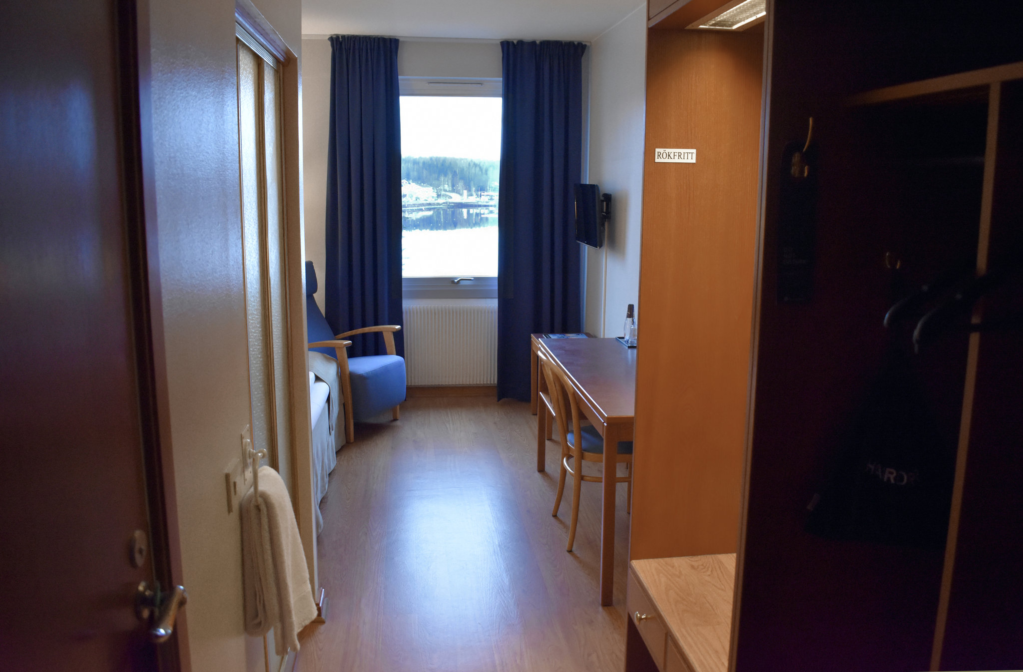 Single-Room-02_S