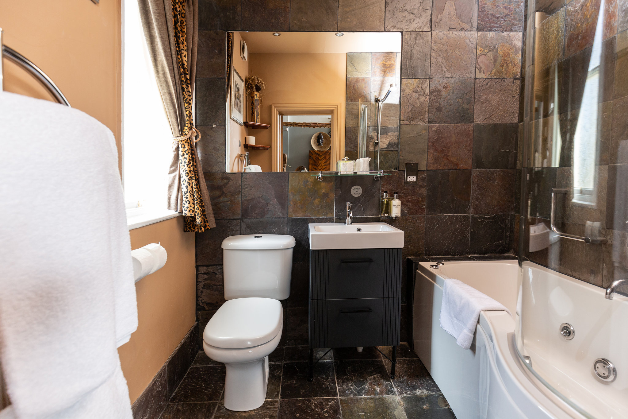 Out_of_Africa_Bathroom2_S