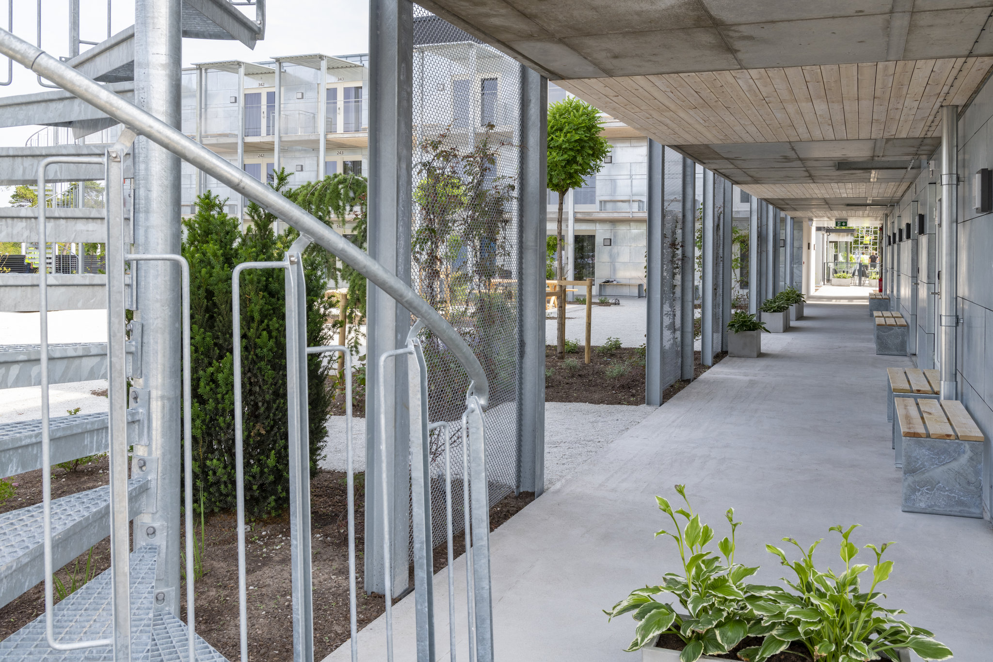 Exterior-13_S