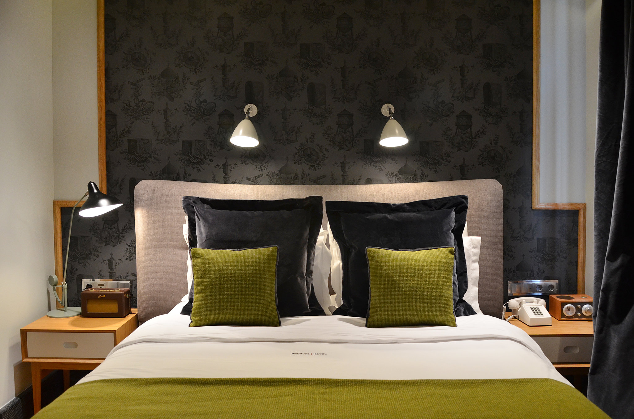Superior_Room42_S