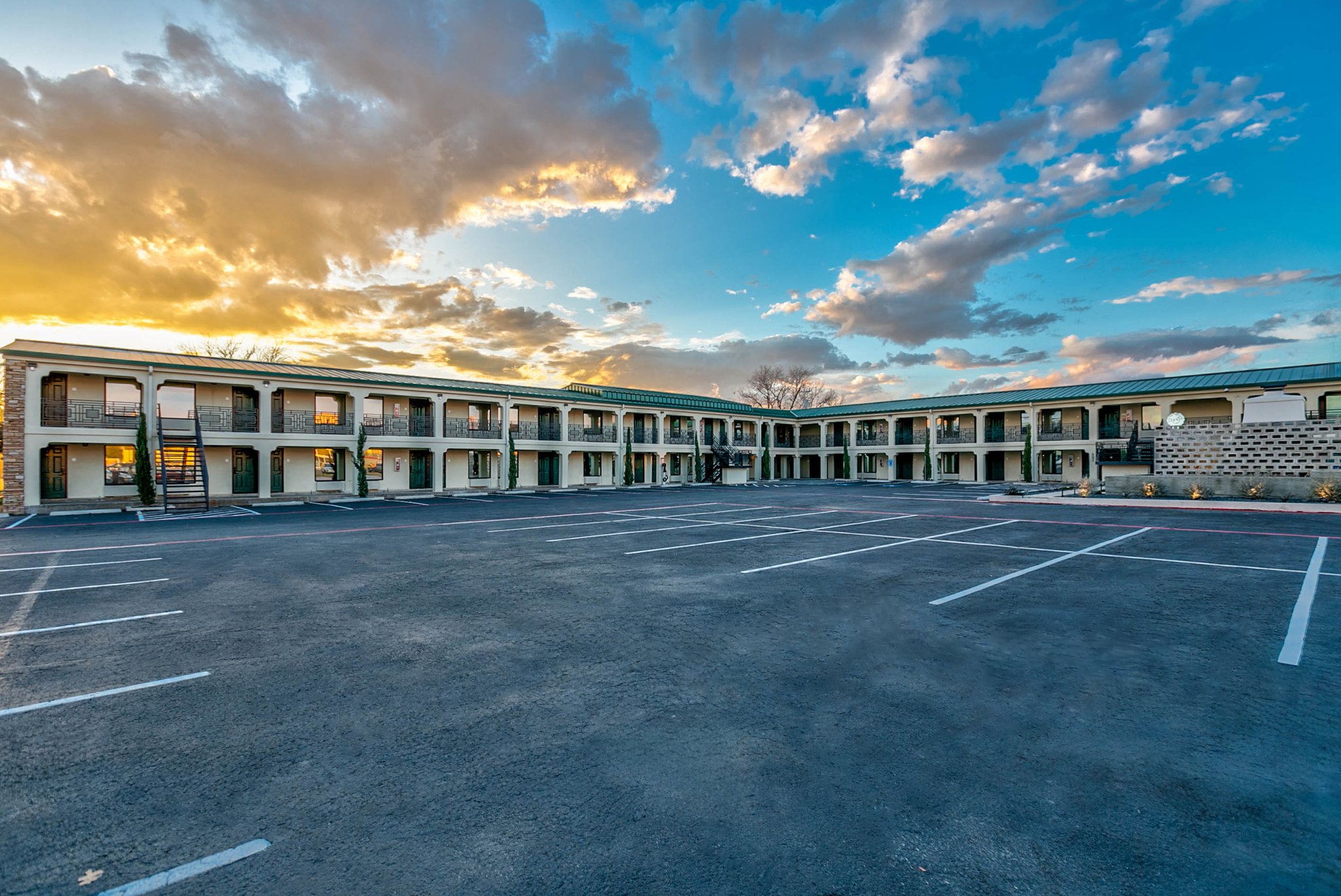 Exterior4_S