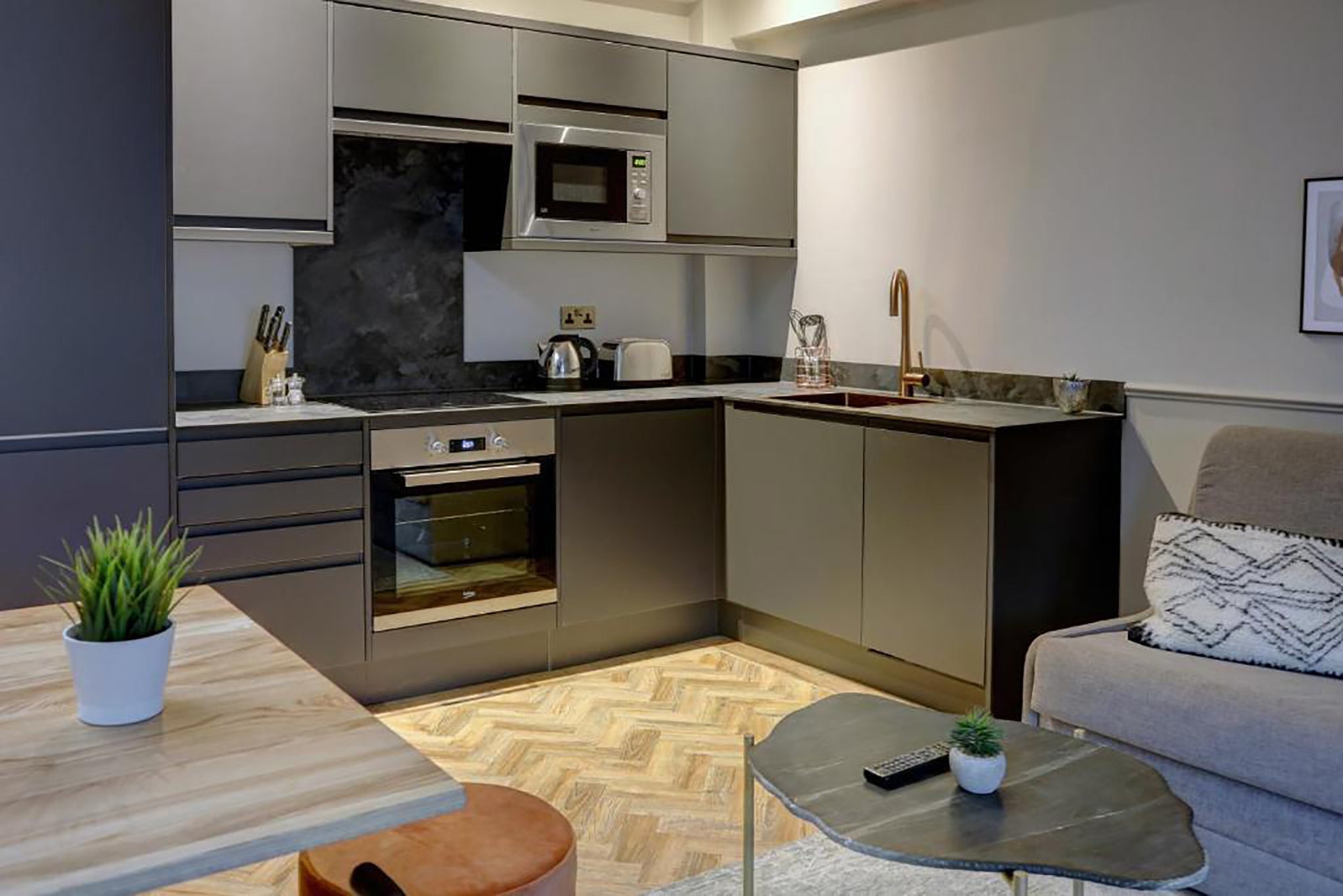One_Bed_Apartment_Kitchen_S
