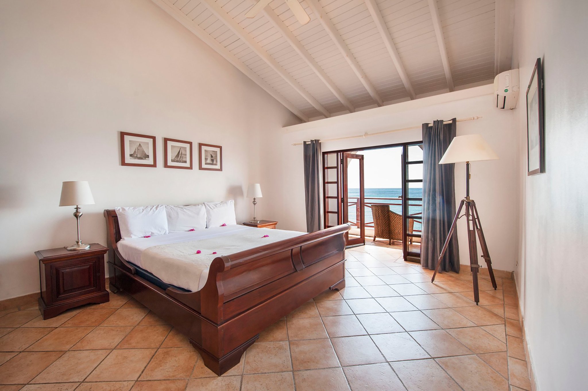 Ocean_Front_Suite-Ocean_Front_Room_S