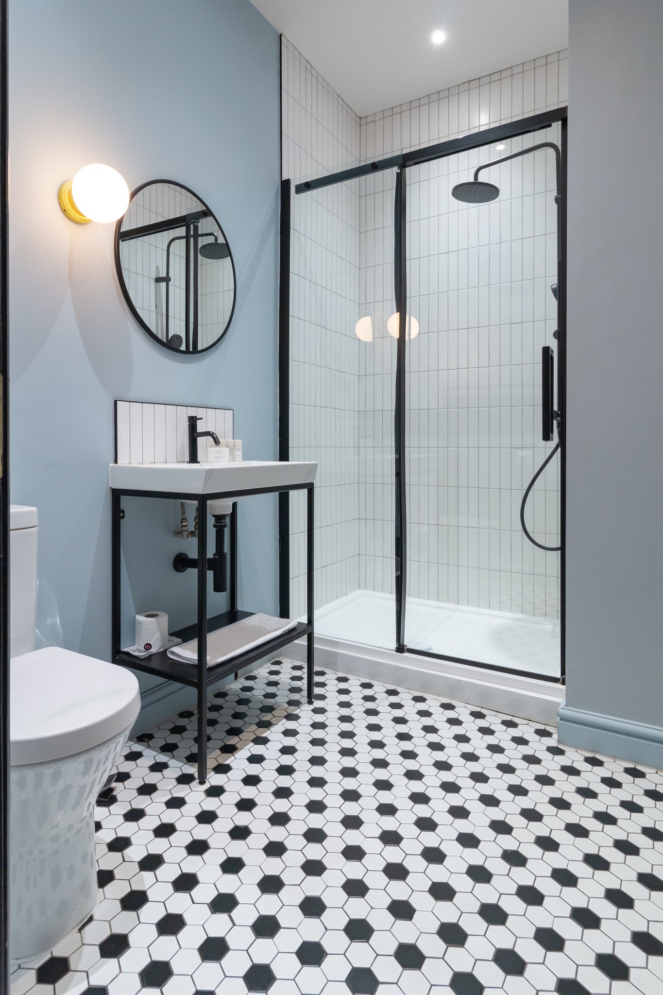 Two_Bed_Bunk_Apartment_Bathroom3_S