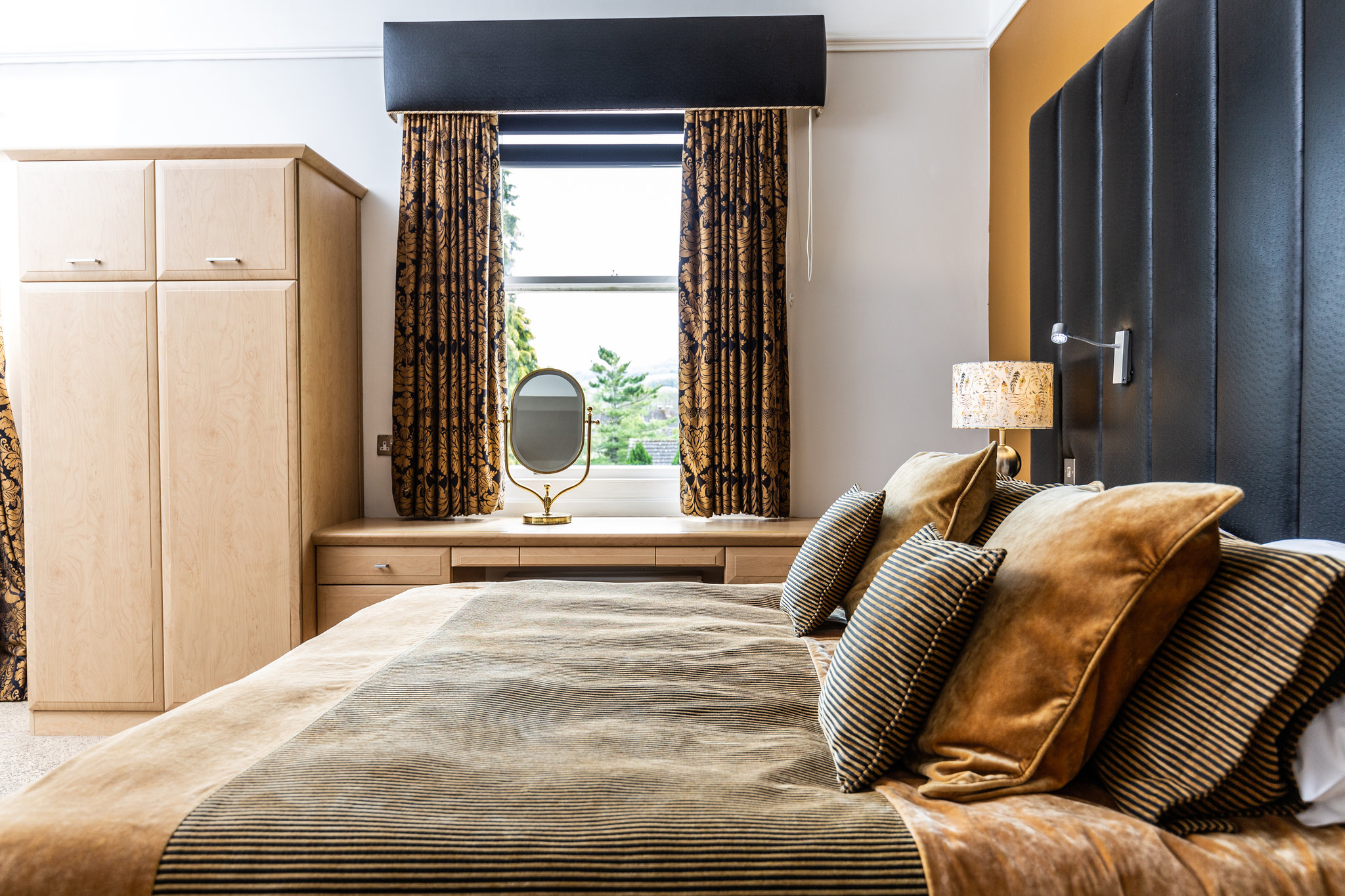 Hill_View_Suite3_S