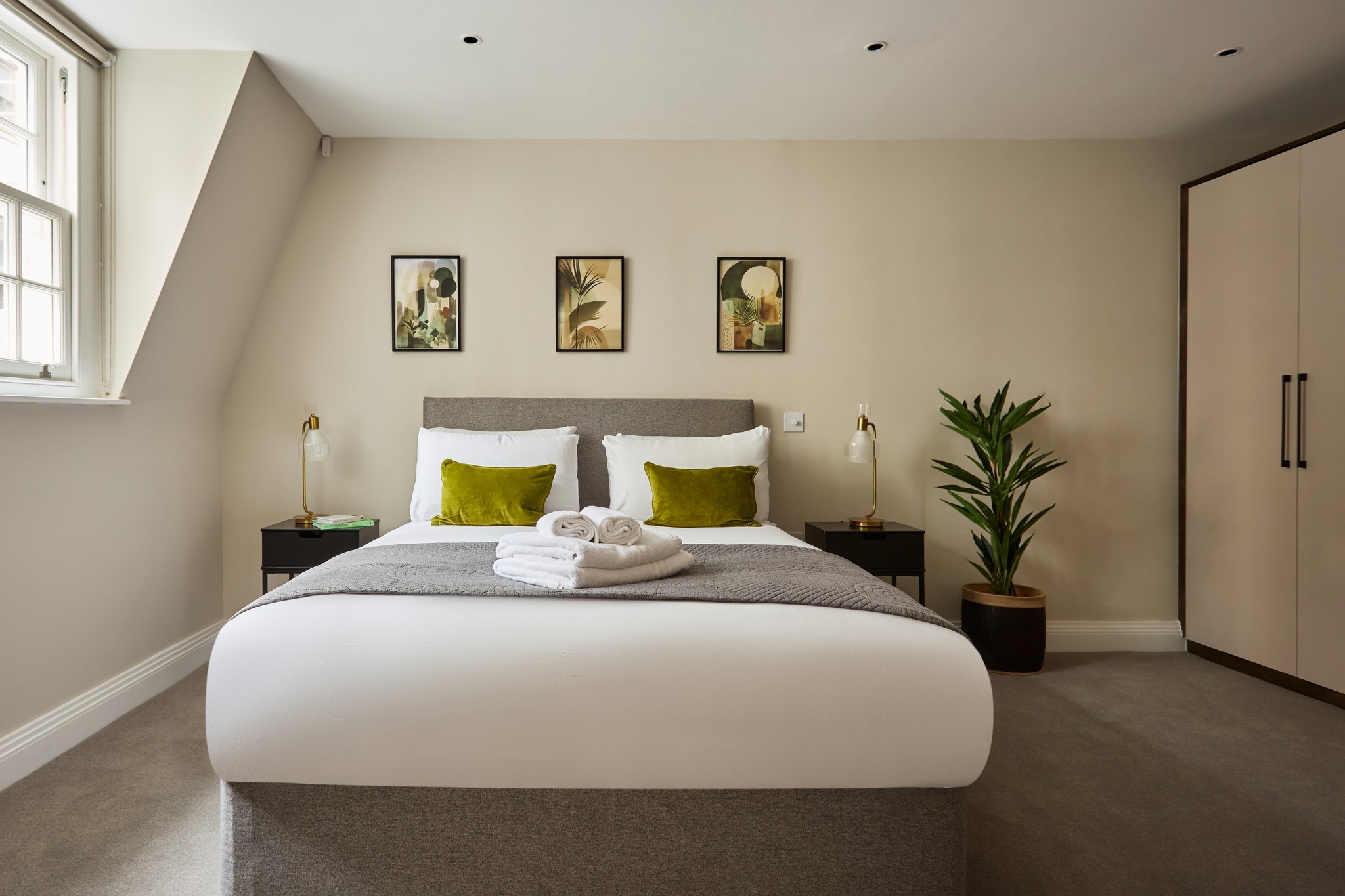 One_Bed_Apartment2_S