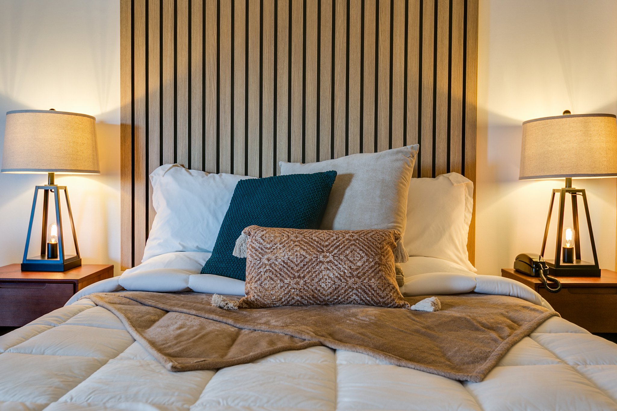 Deluxe_Room_Two_Queen_Beds4_S