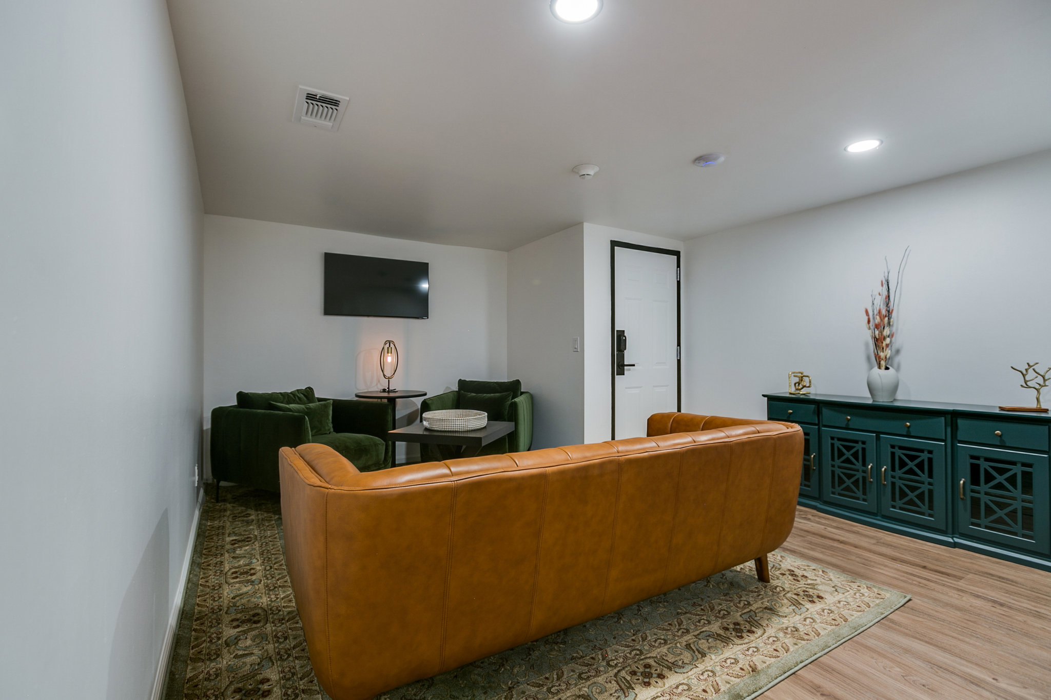 One_Bed_Apartment_King_Bed_Living_Room_S